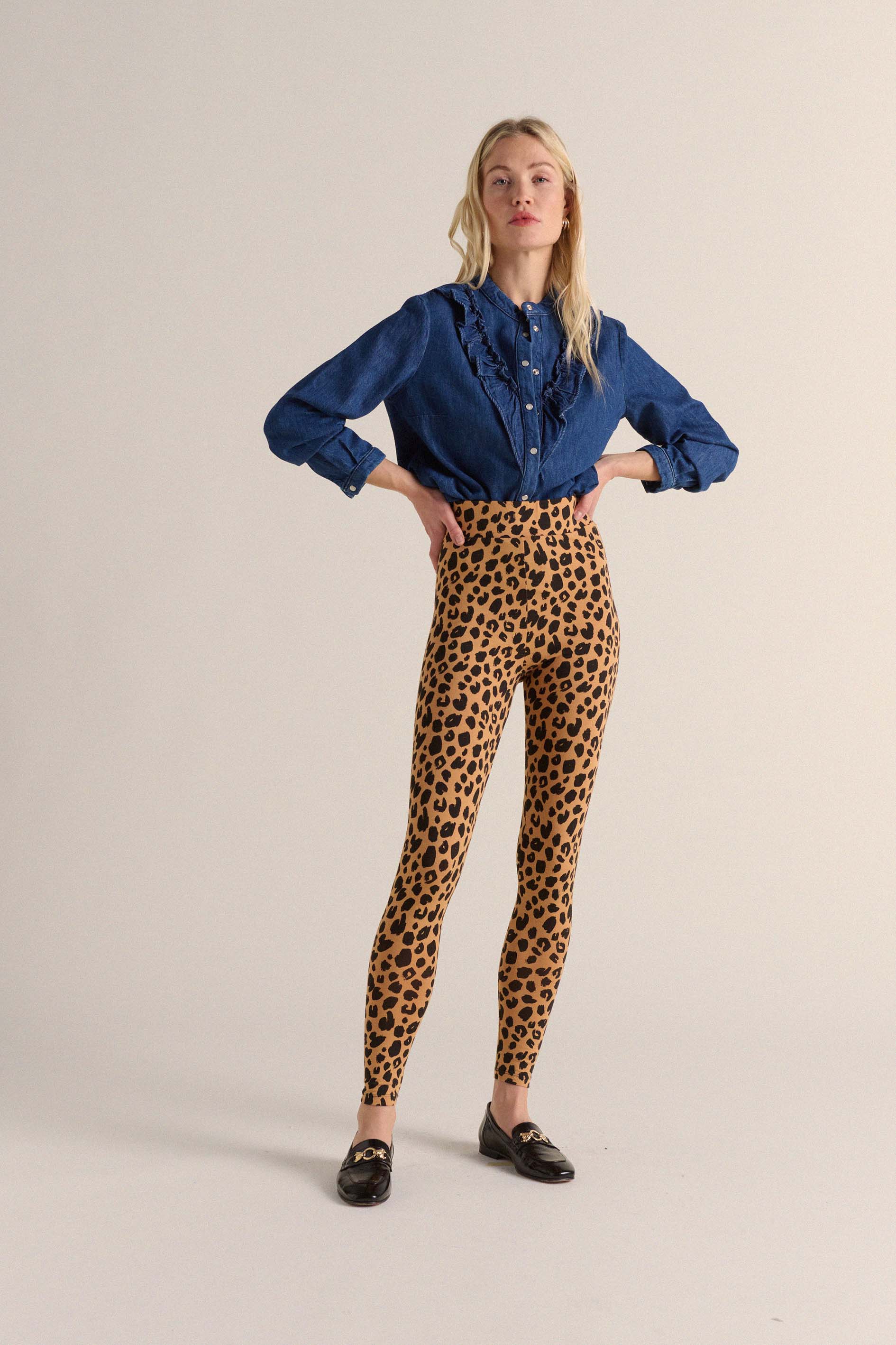 EVOLUTION & CREATION leopard print leggings size medium