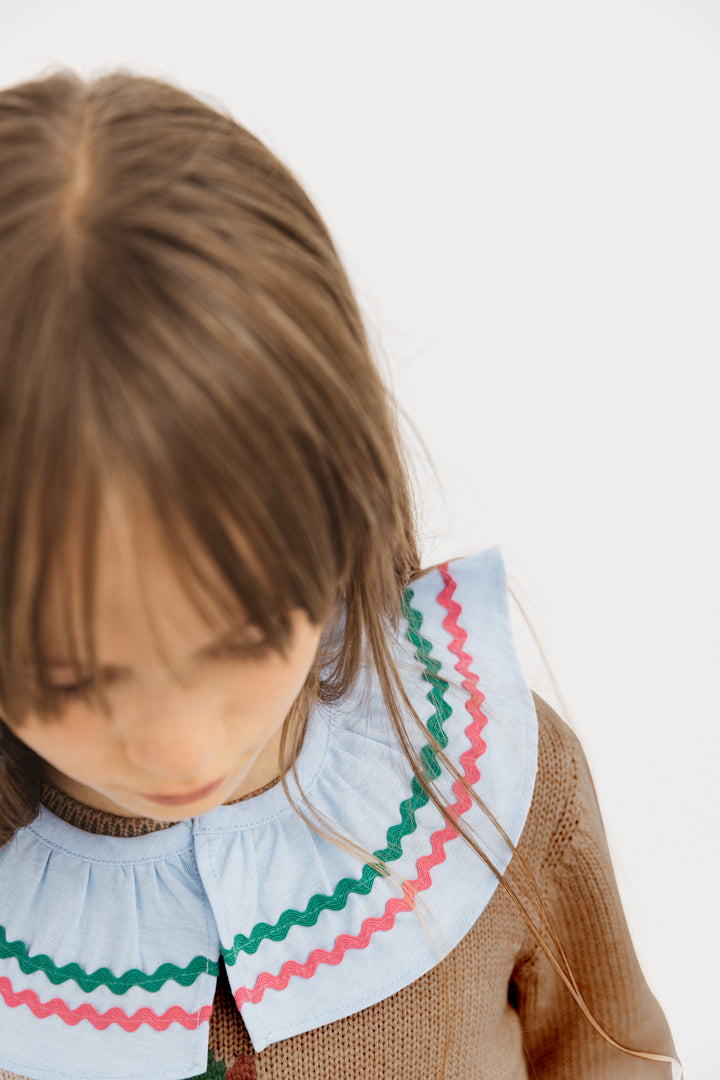 Col Comice bleu vagues colorées