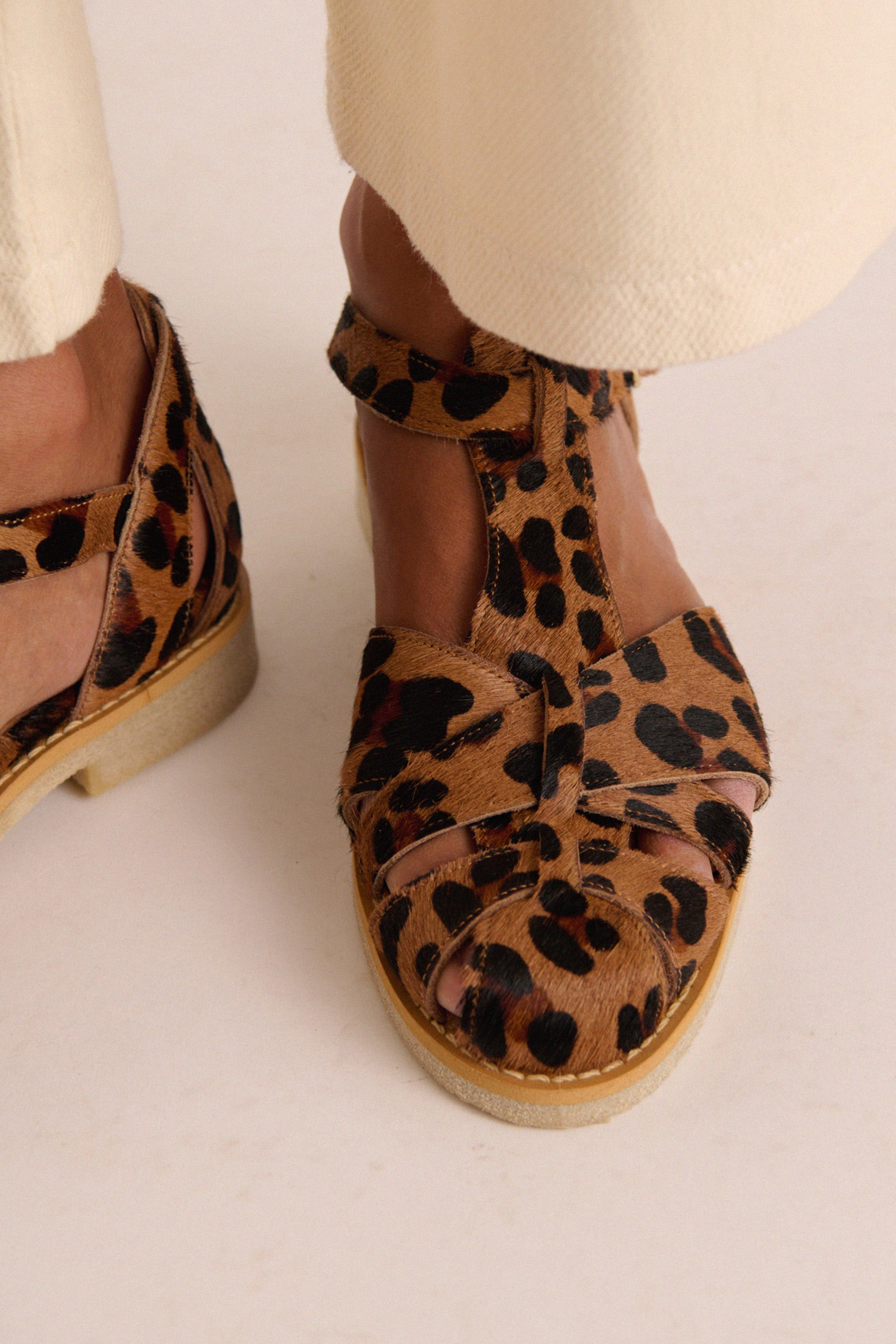 Sandals Écume pony leopard coffee