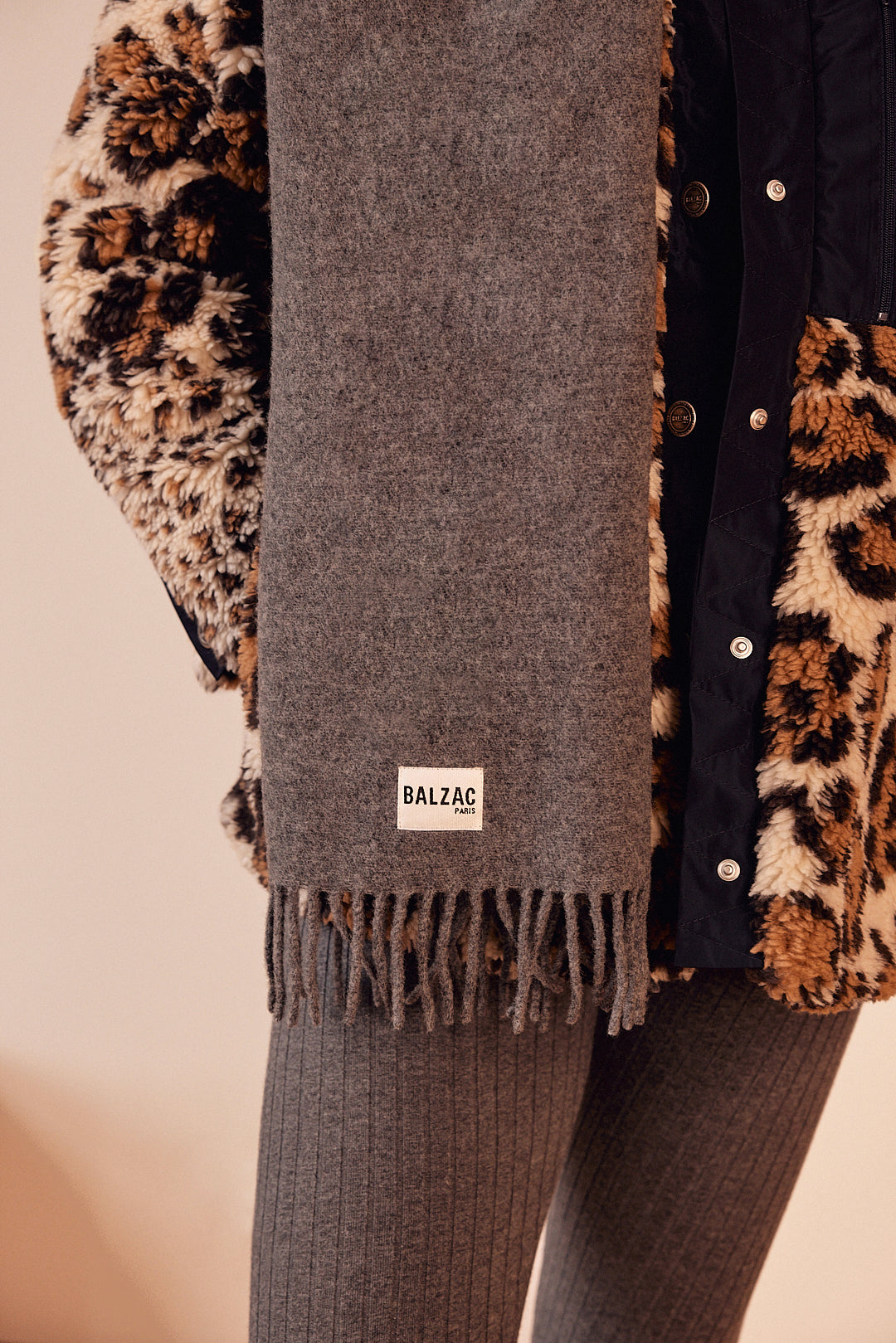 Scarf Public gray