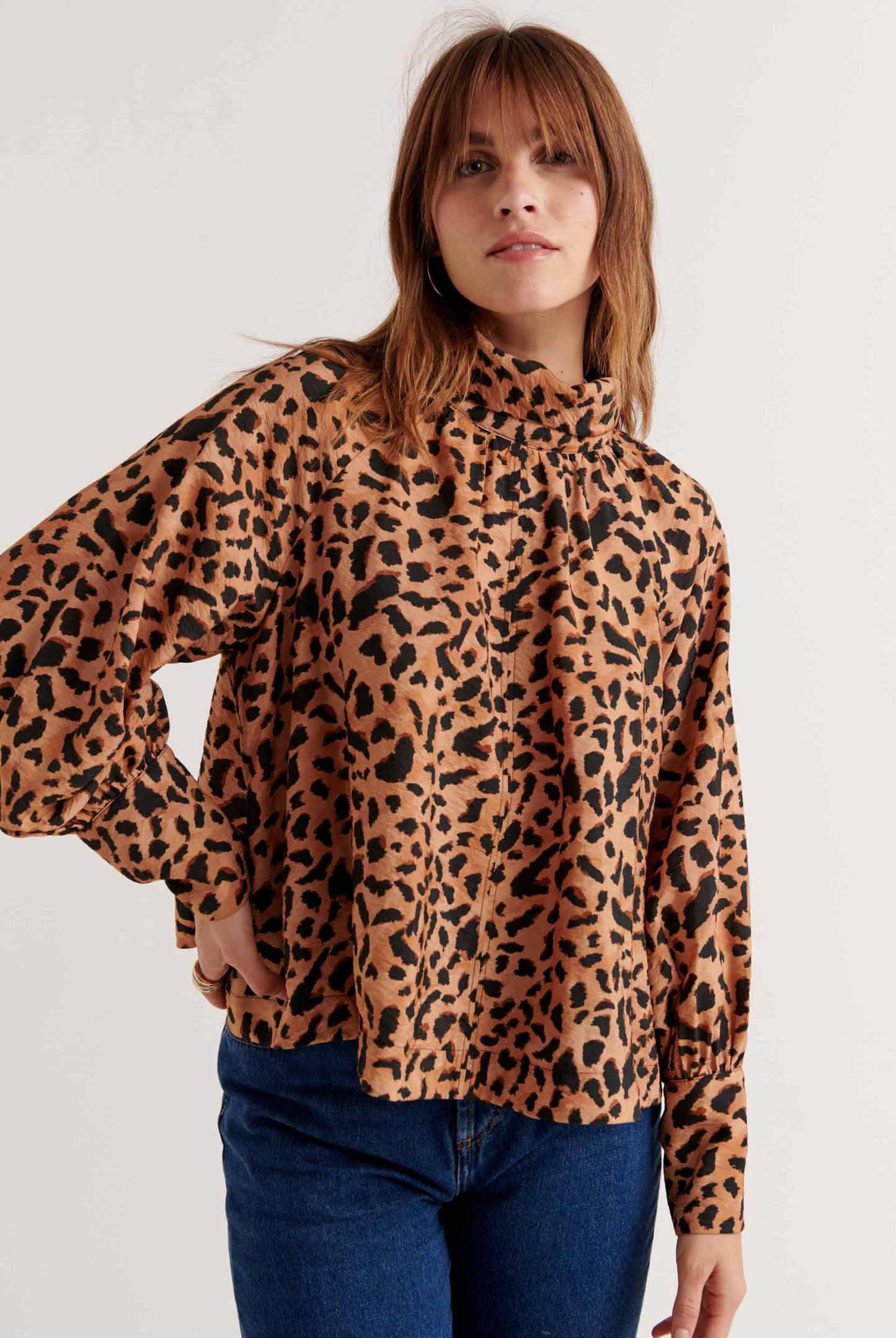 Mona cheetah cappuccino blouse