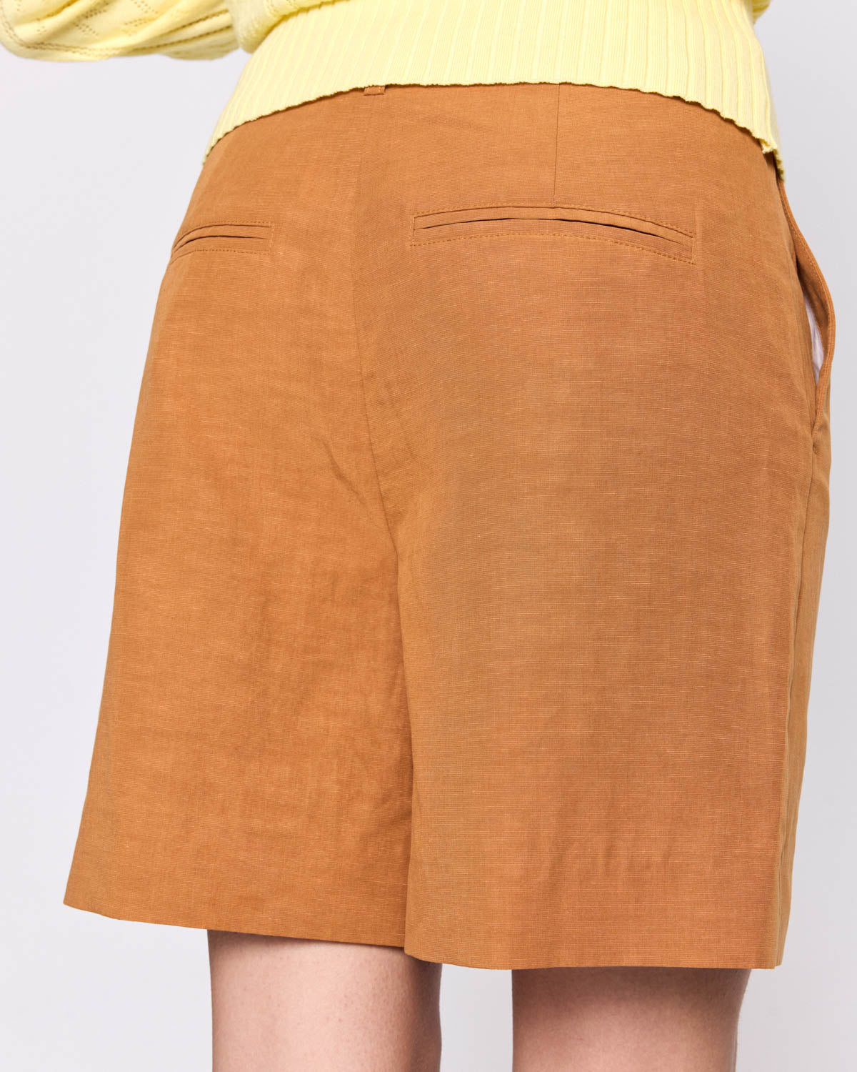 Bermuda Aly cinnamon
