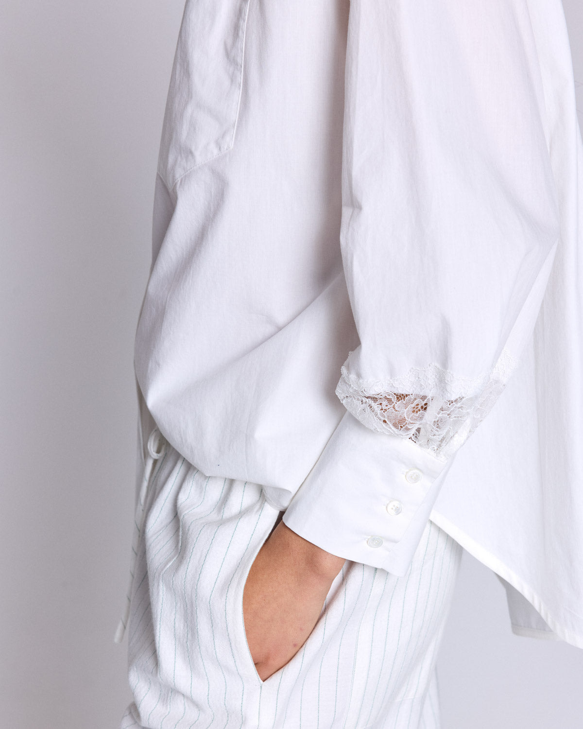 Leonor shirt in natural white and lace
