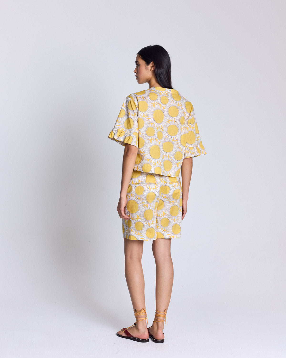 Aly Bermuda shorts with yellow sunflower Liberty print