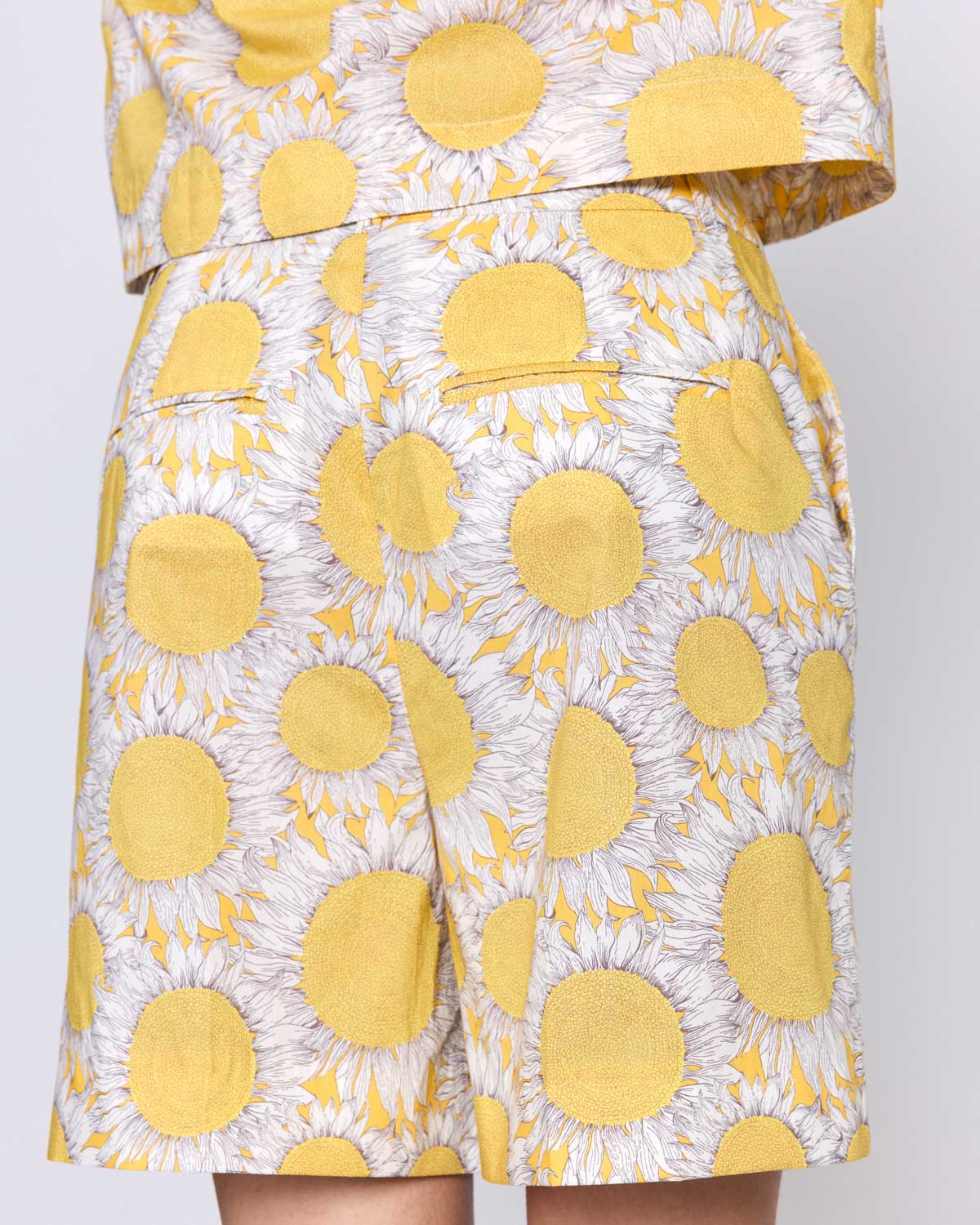 Aly Bermuda shorts with yellow sunflower Liberty print