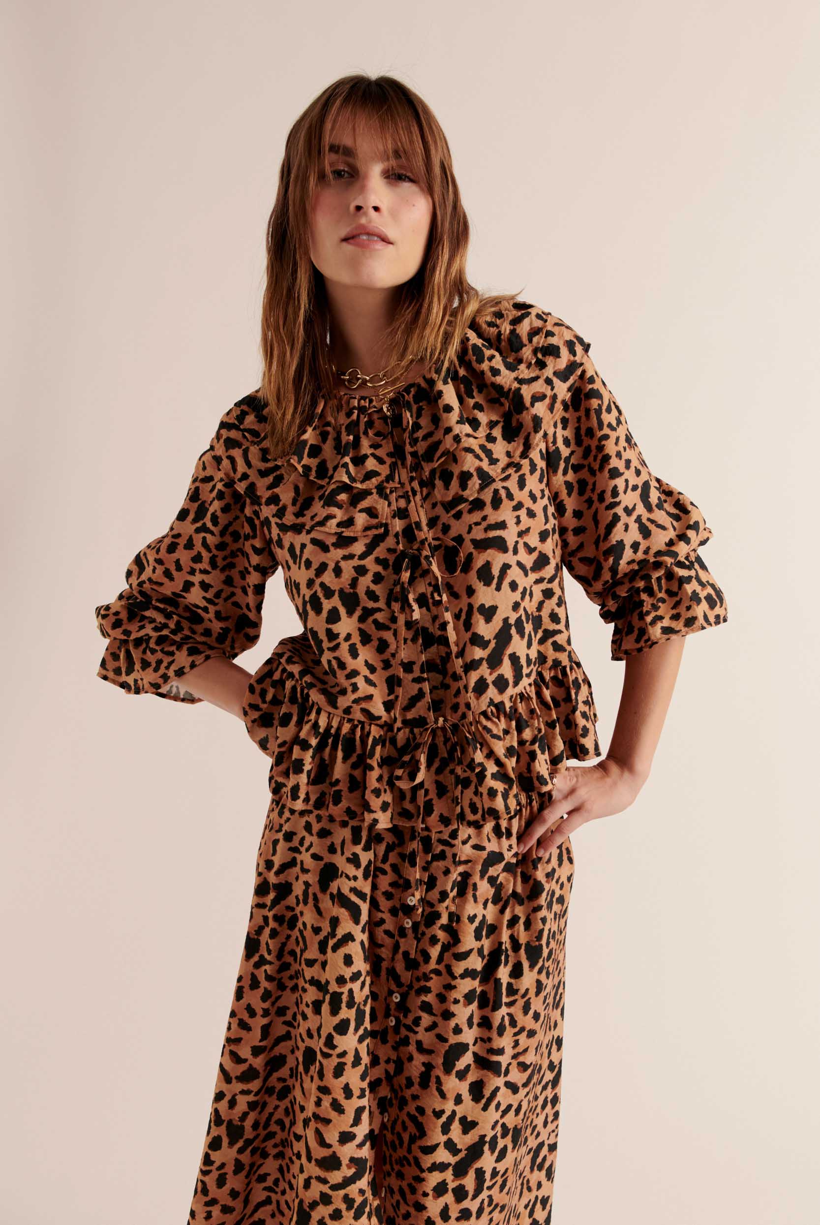 Tissu Imprimé Guépard Noir Et Kaki - Poly élasthanne Léger - Par Feuille - Royaume-Uni - Pour Vêtements Ou Déco