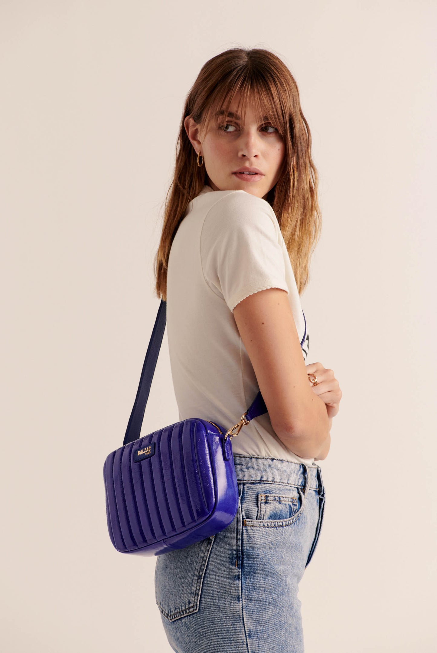 Sac César vernis froissé indigo