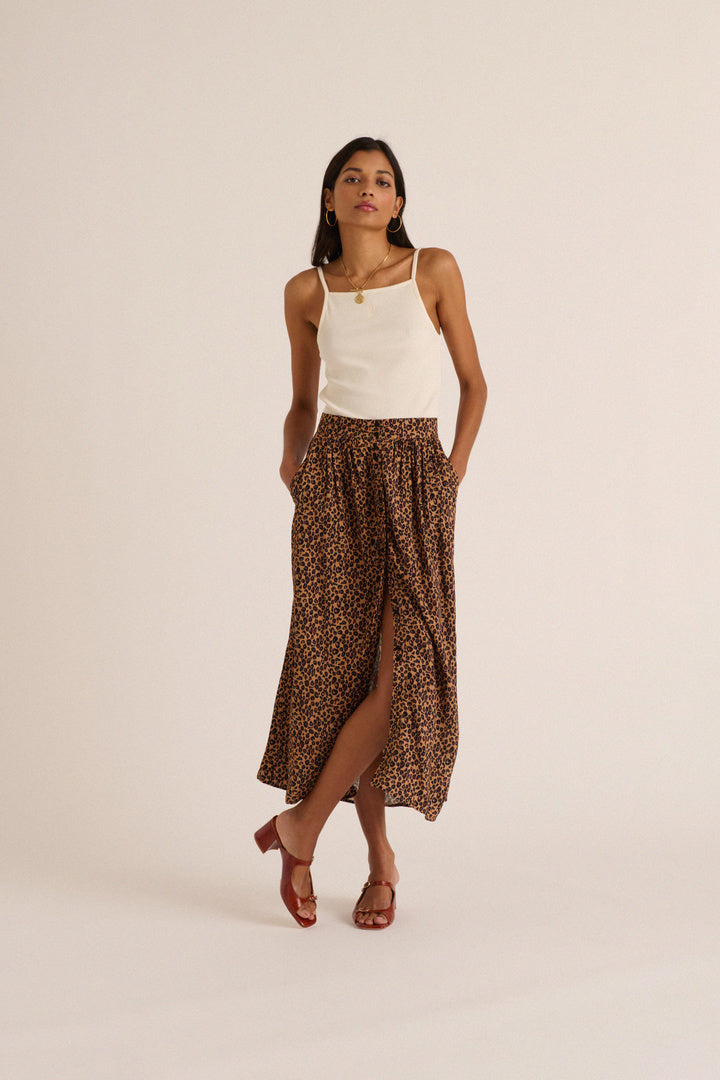 Mules Joane patent crinkled cognac