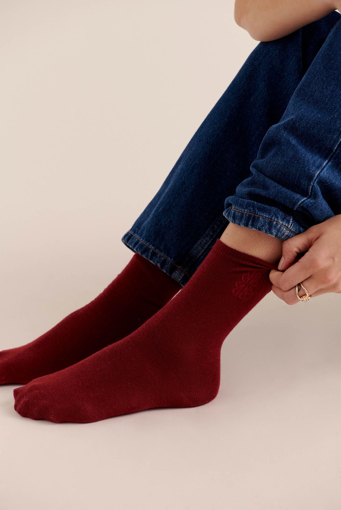 Tobby burgundy sock