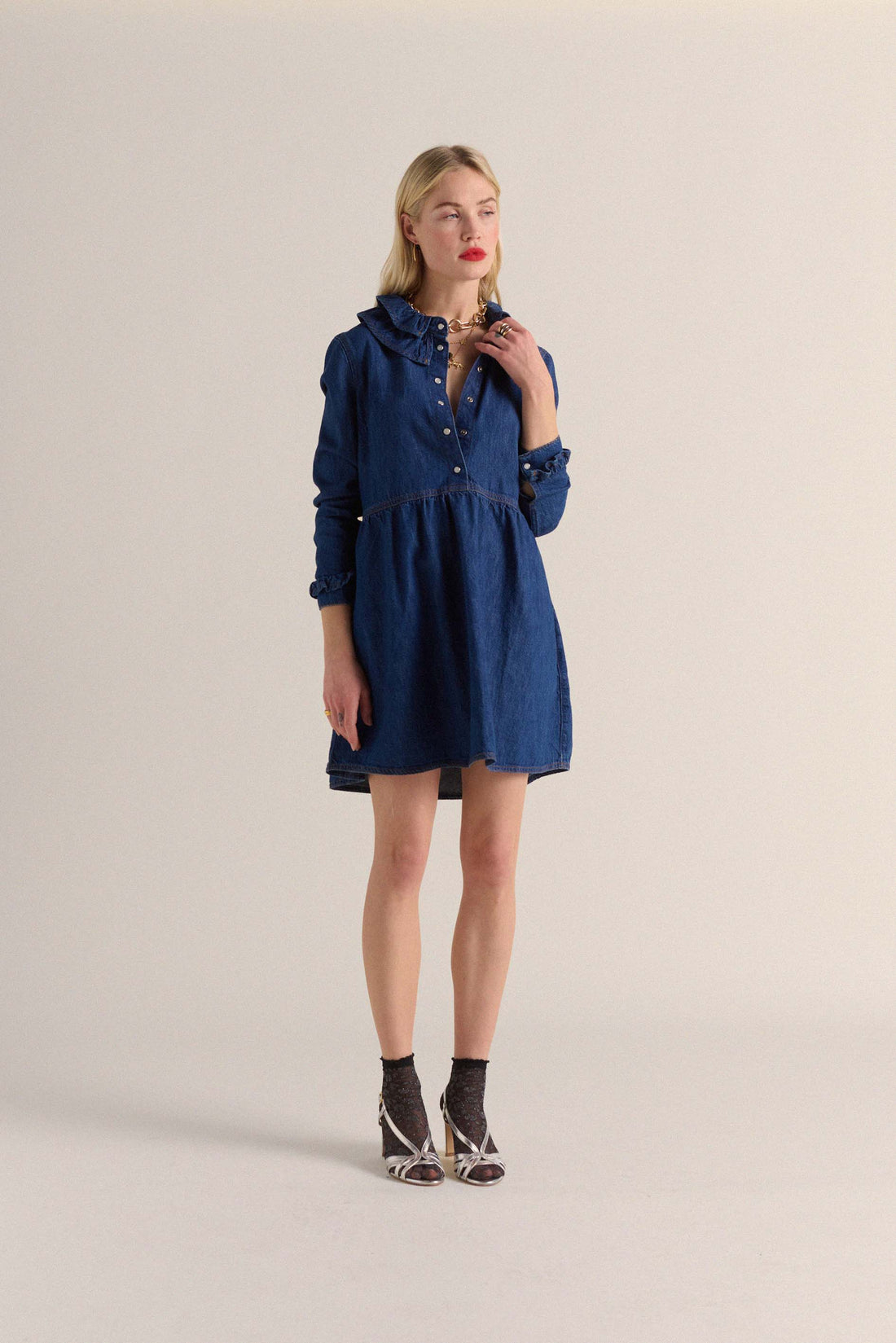 Robe Bébé Volants Froncés – Marque BEBE – Taille L Femme – Noire – Neuve Avec étiquettes – Longueur Mini – Manches Haltère