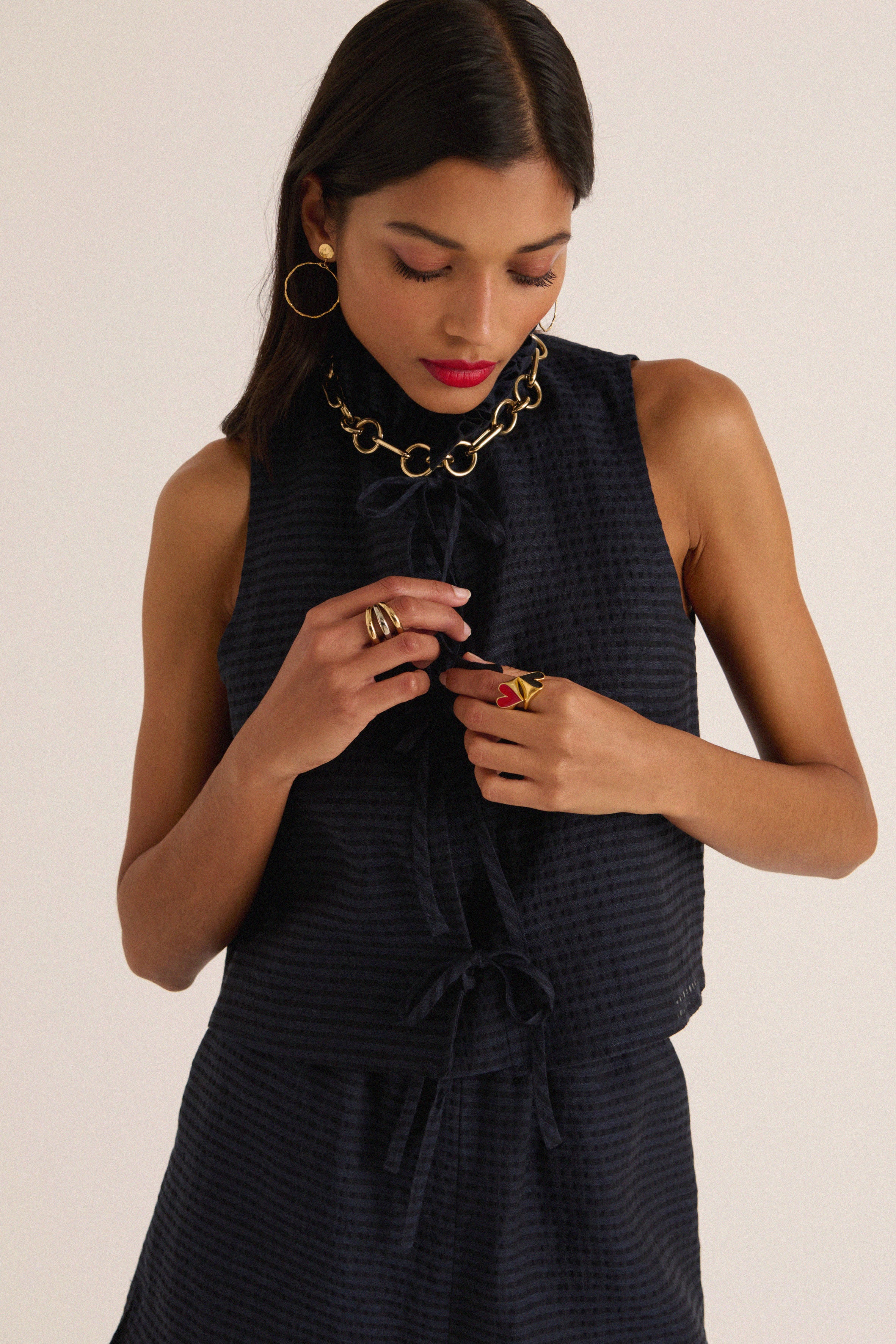 Anello Faustine dorato cuore blu navy