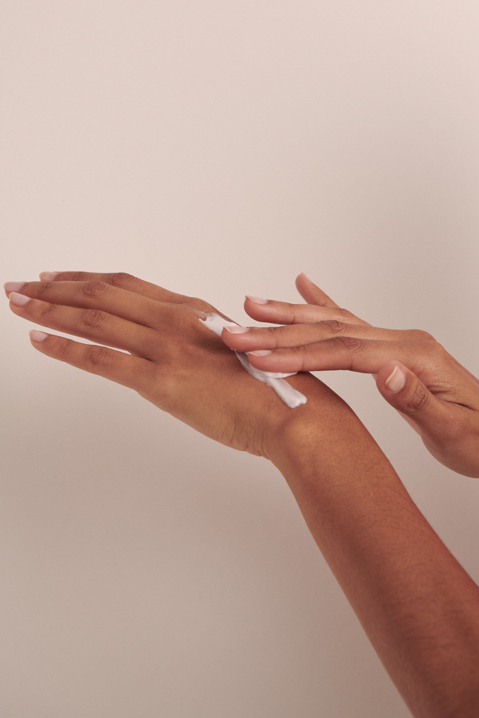 Cream hands Honorine
