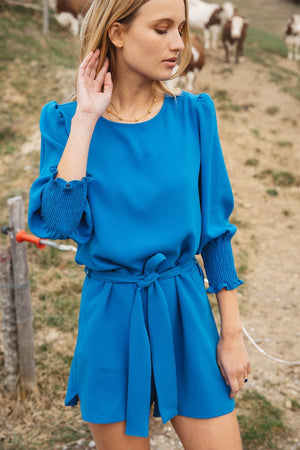 Combinaison Chérie bleue myrtille naïa dos nu ceinture manche élastique