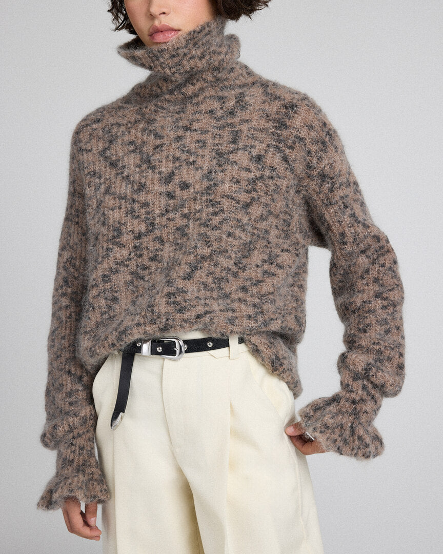 Adam sweater in spotted sand leopard print