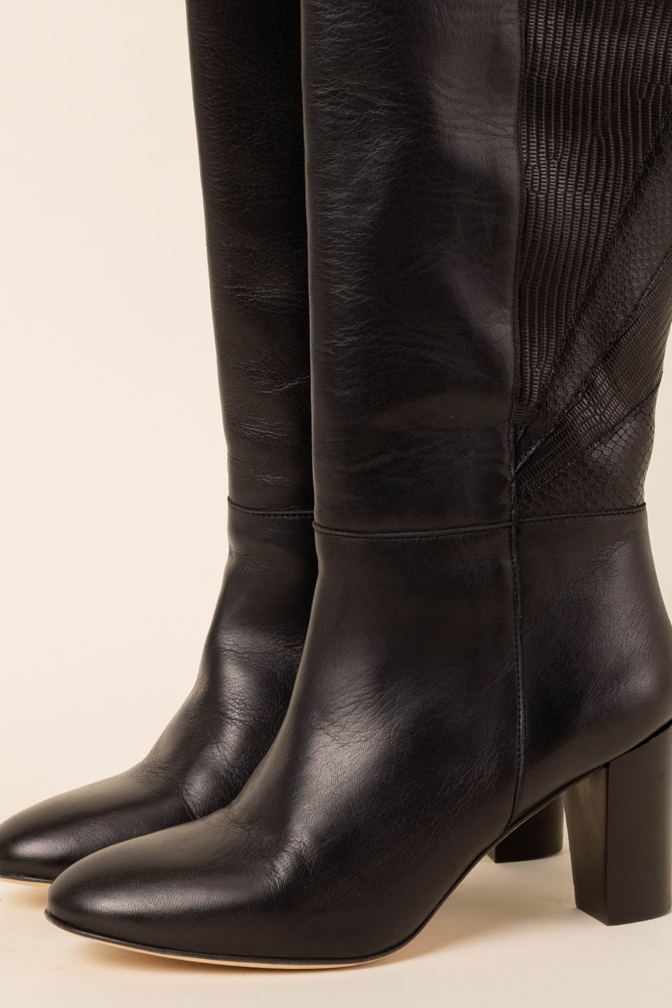 Pirouette boots black