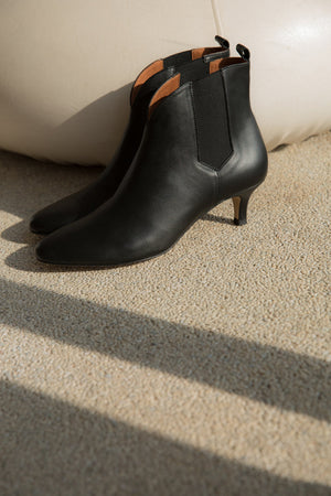 Black Lars ankle boots
