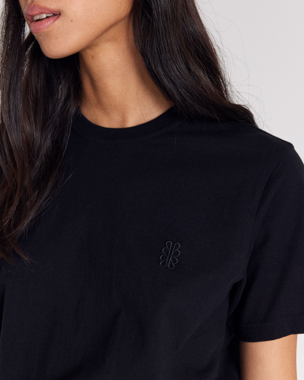 Bree embroidered black t-shirt