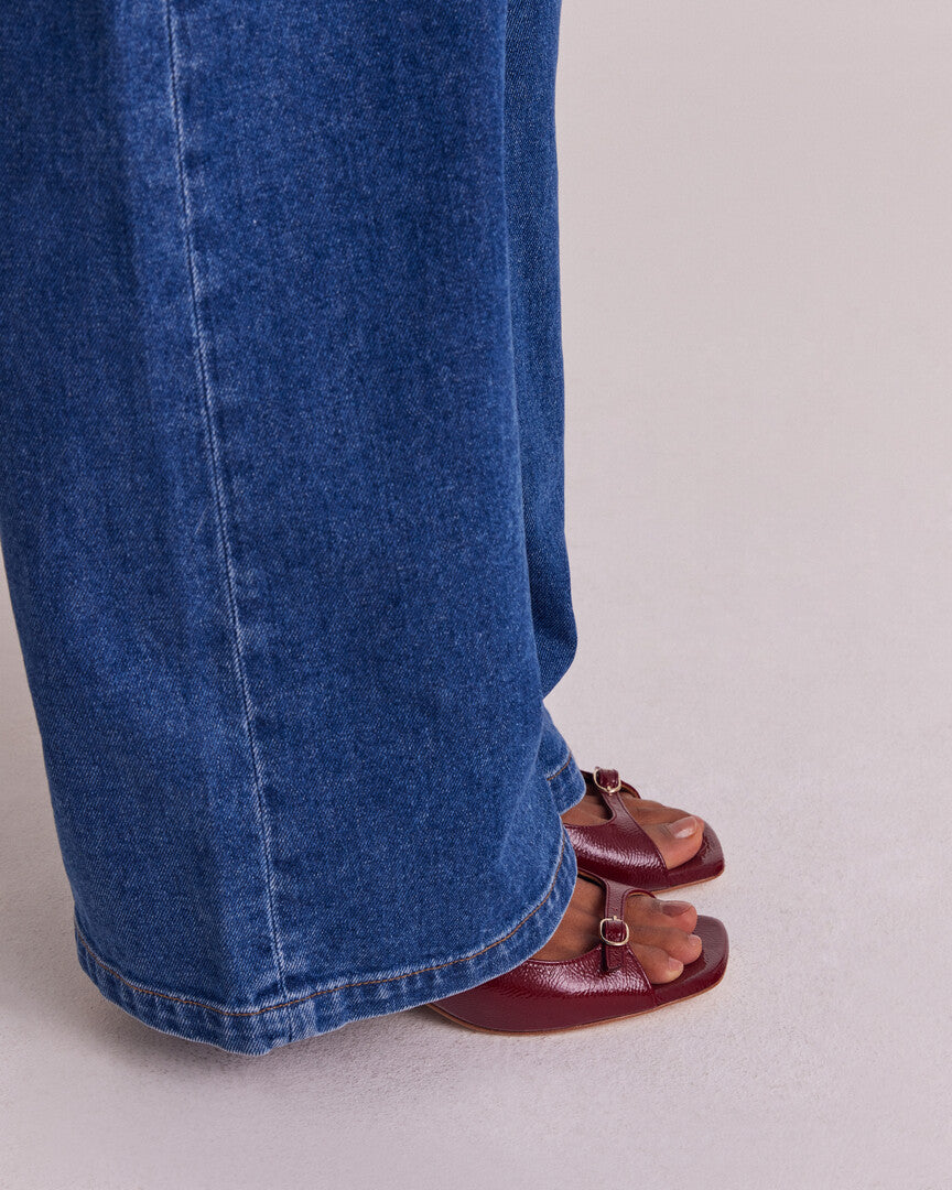 Mules Joane patent crinkled burgundy