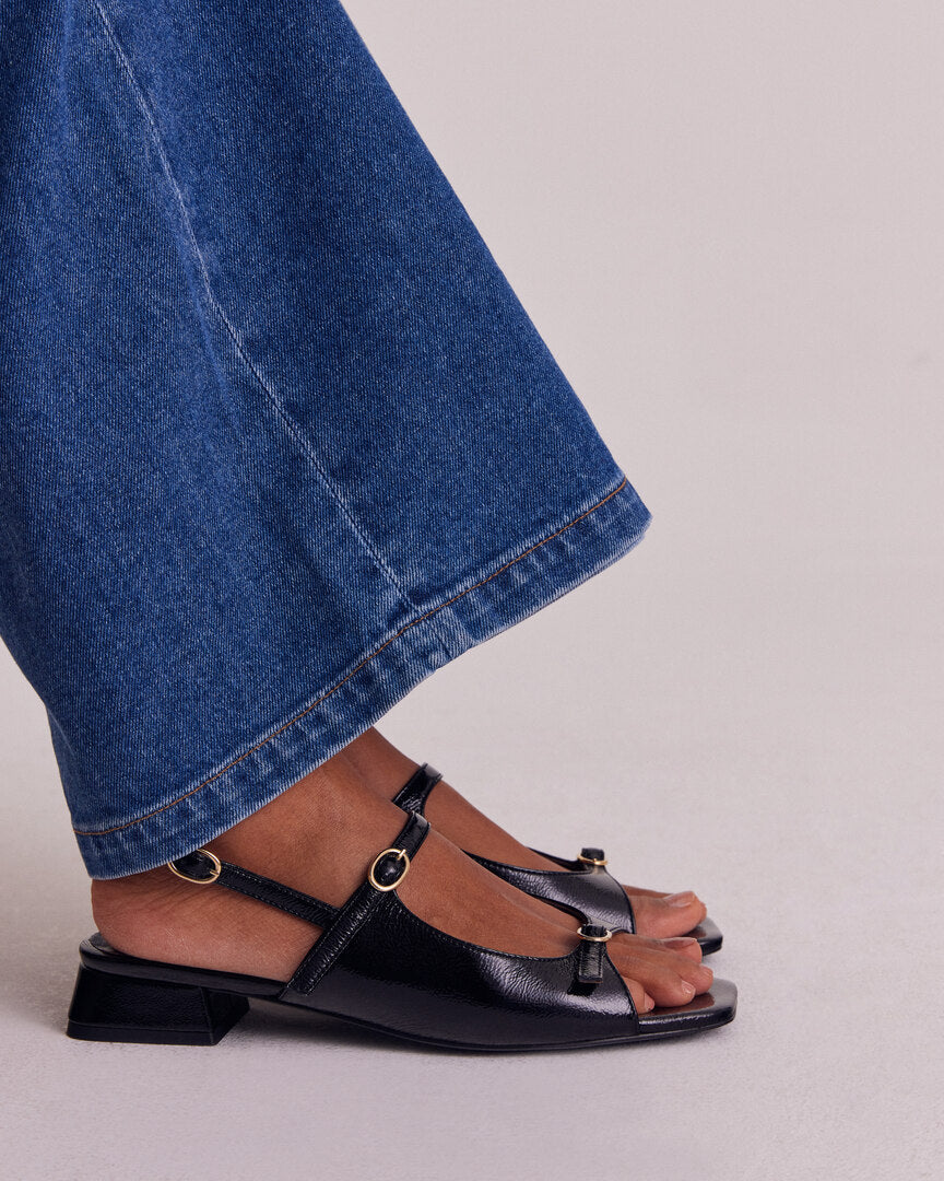 Sandals Joana patent crinkled black