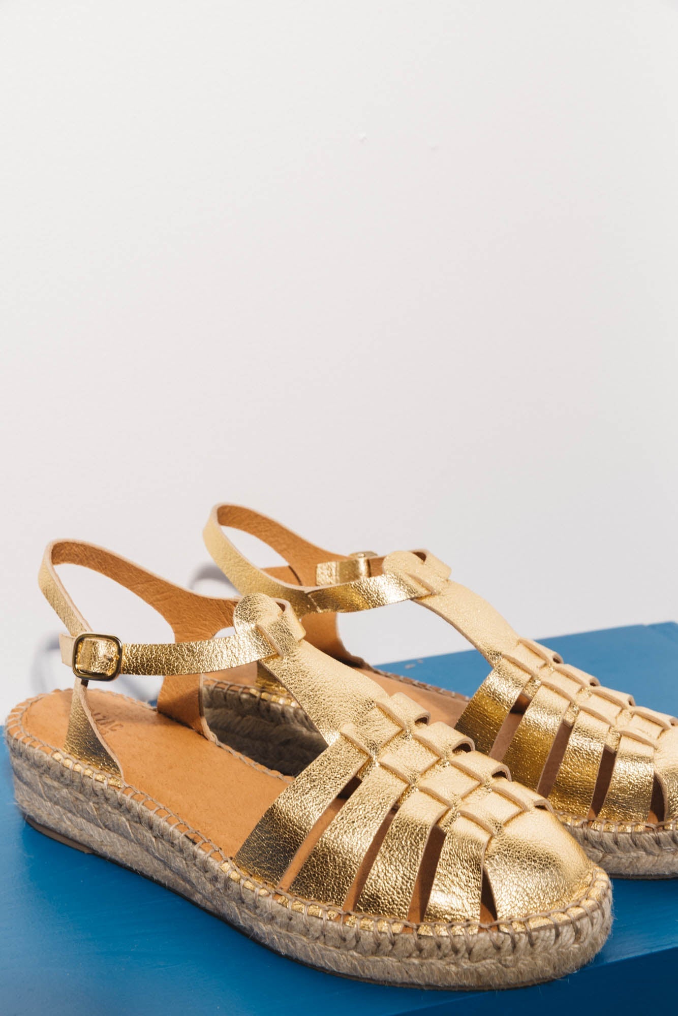 Sandals Coquelicot gold