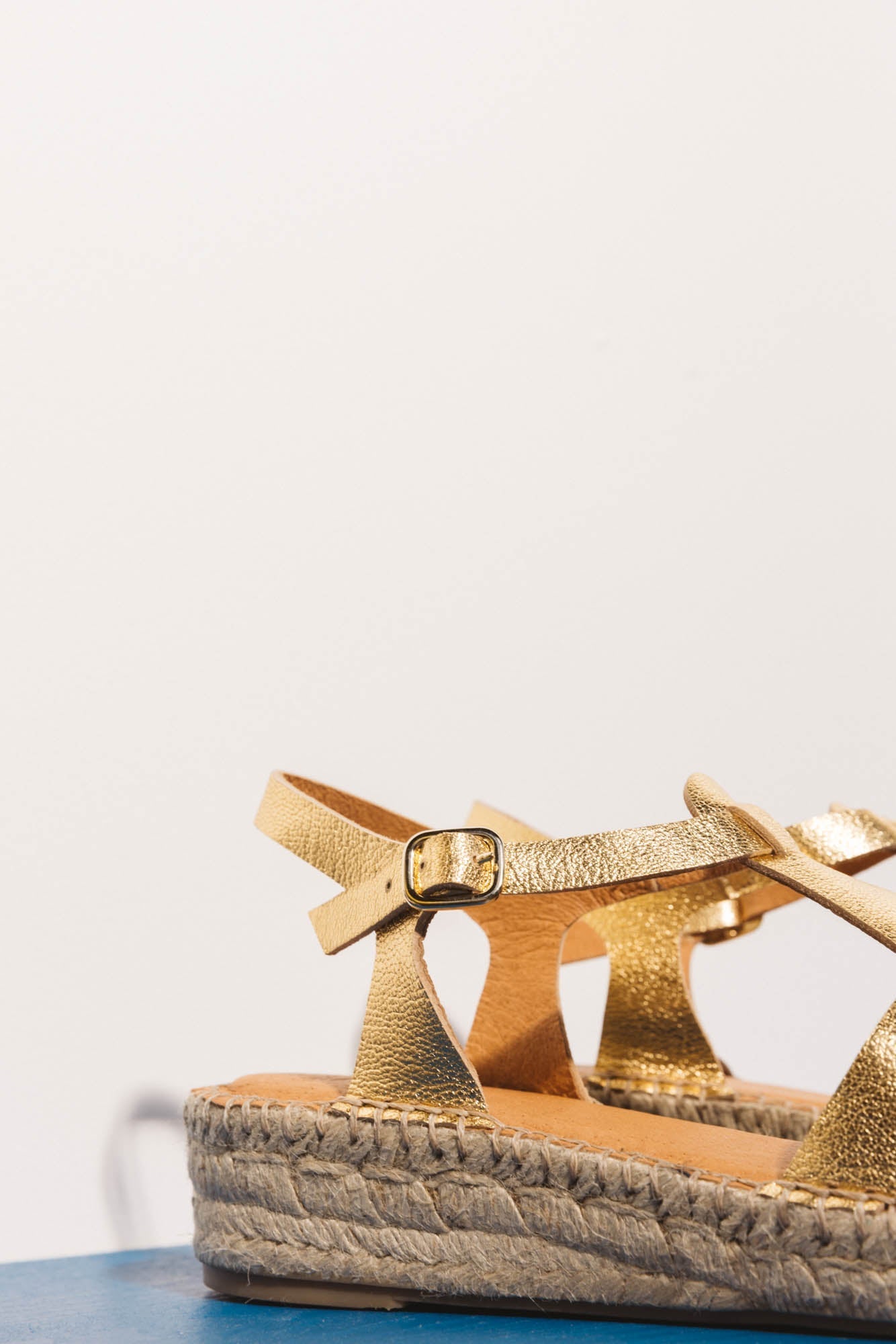 Sandals Coquelicot gold