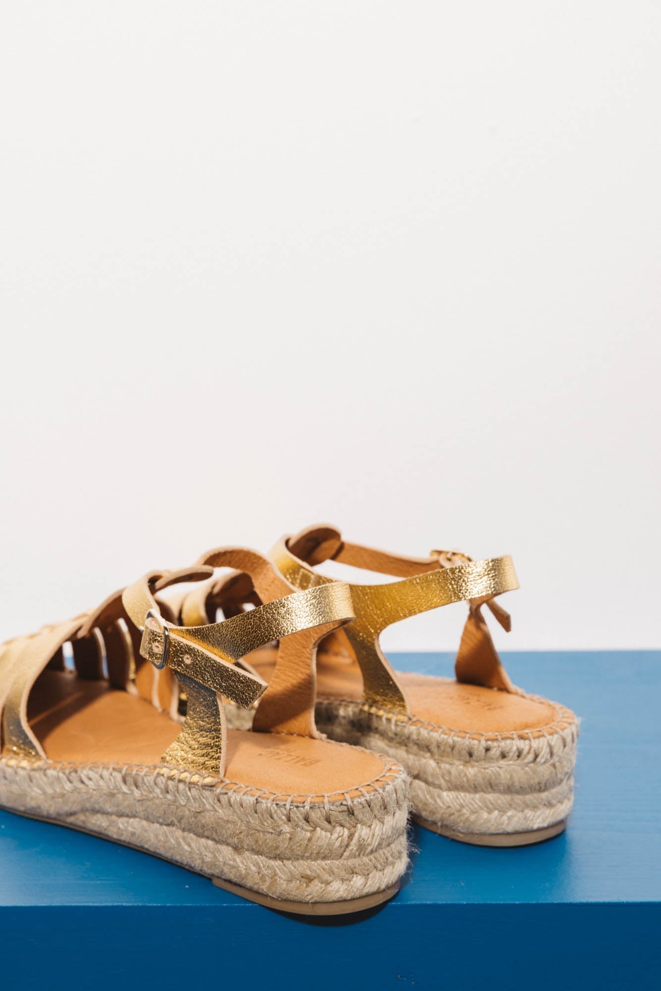 Sandals Coquelicot gold