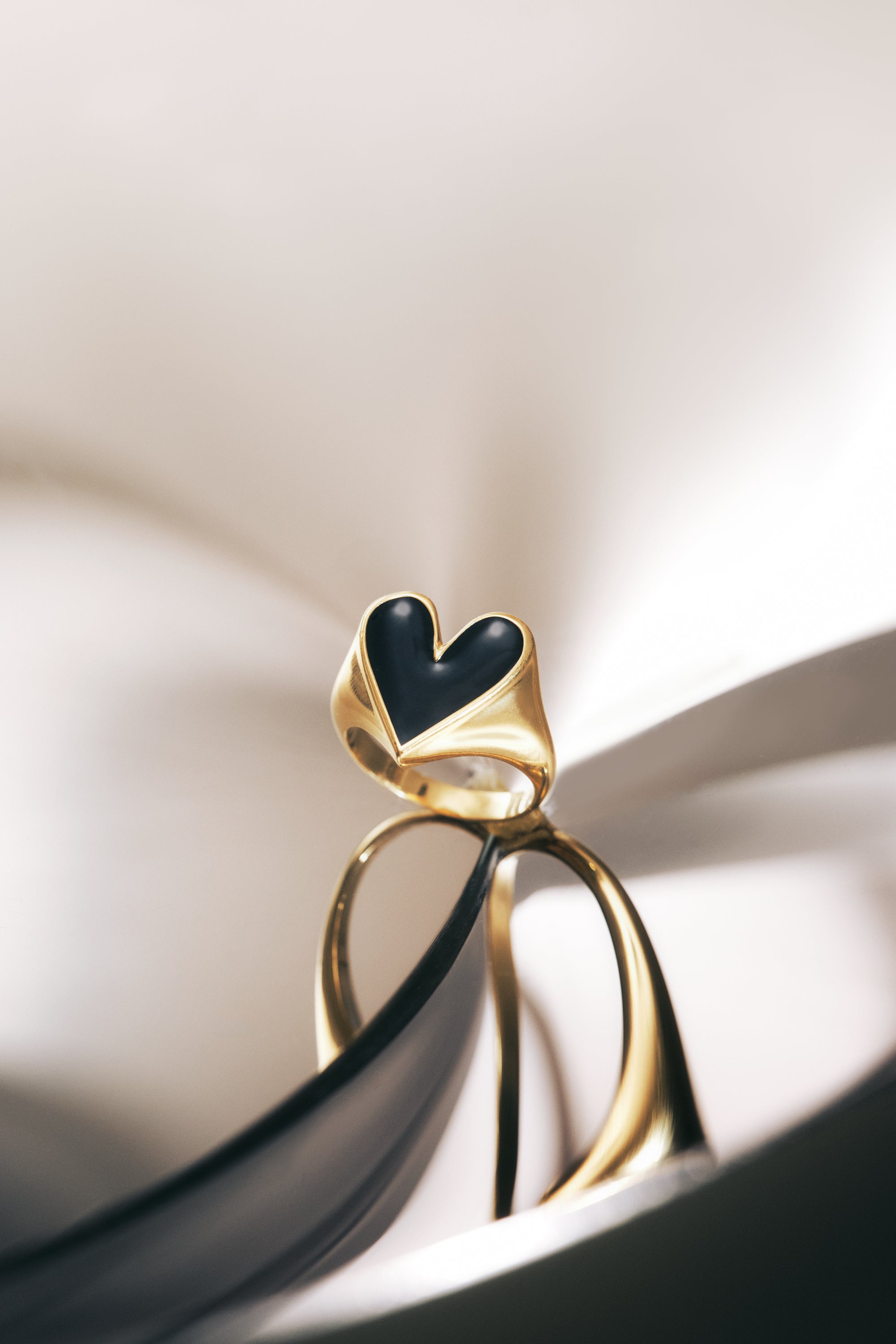 Ring Faustine gold heart black