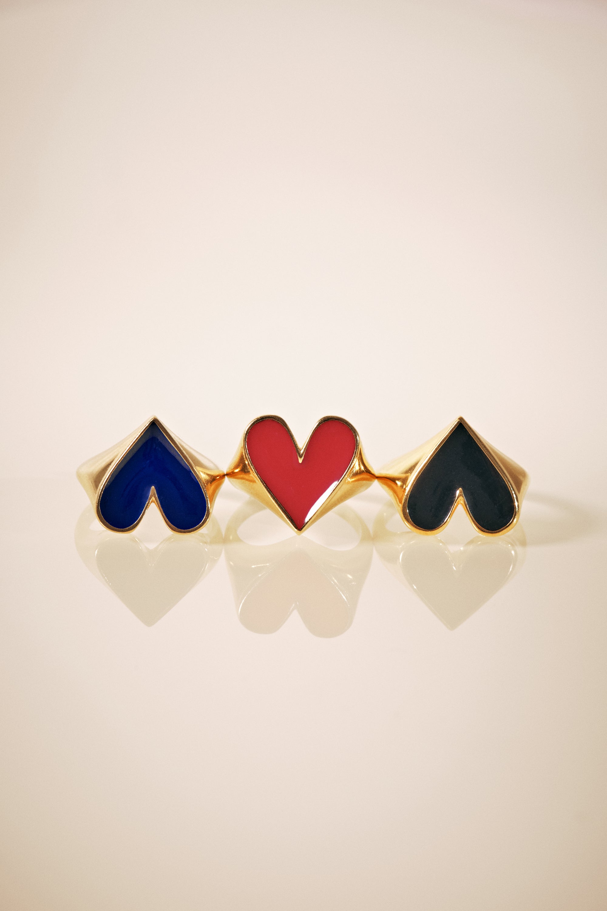 Anello Faustine dorato cuore blu navy