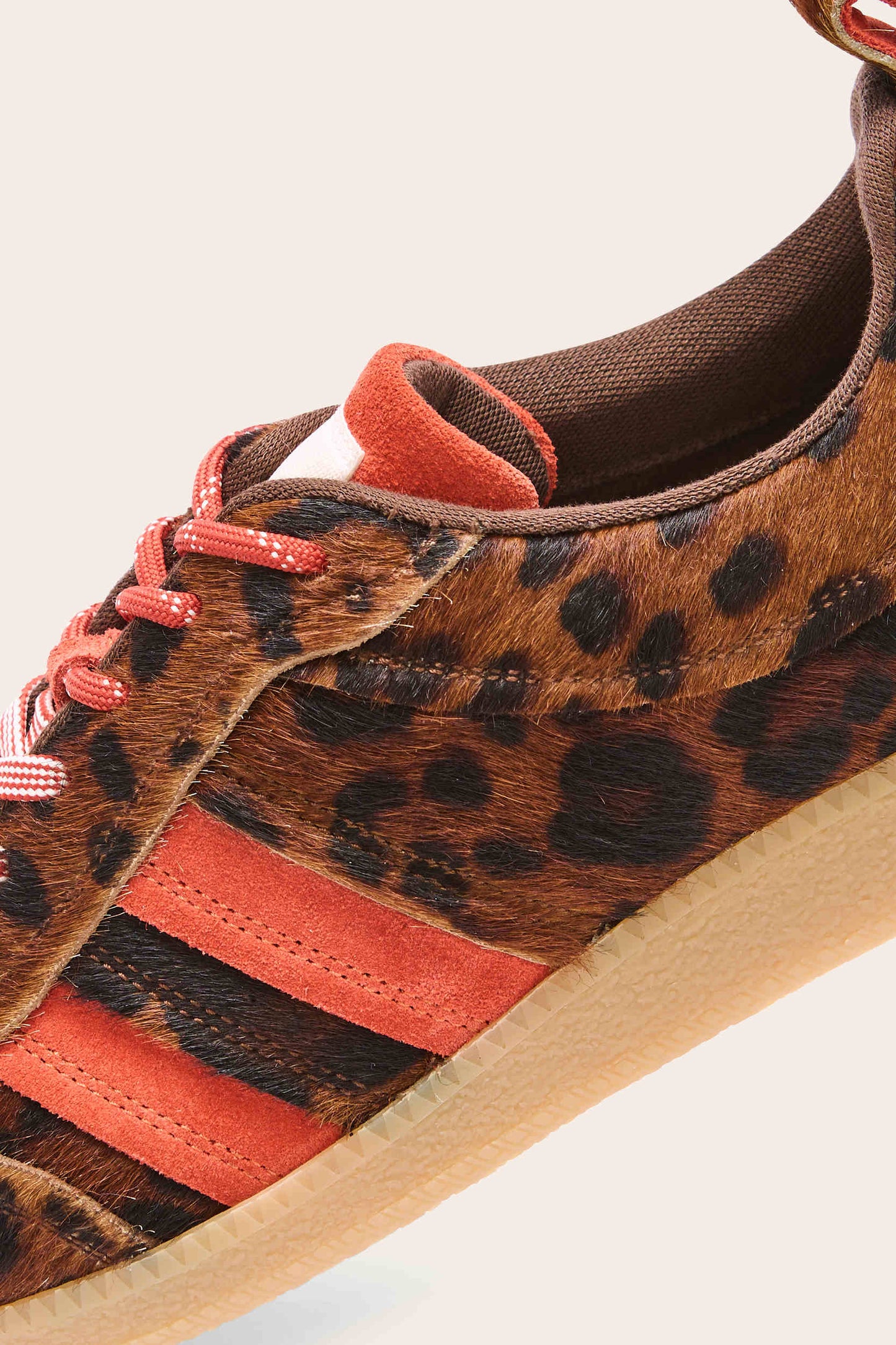 Baskets Quinn pony léopard fauve