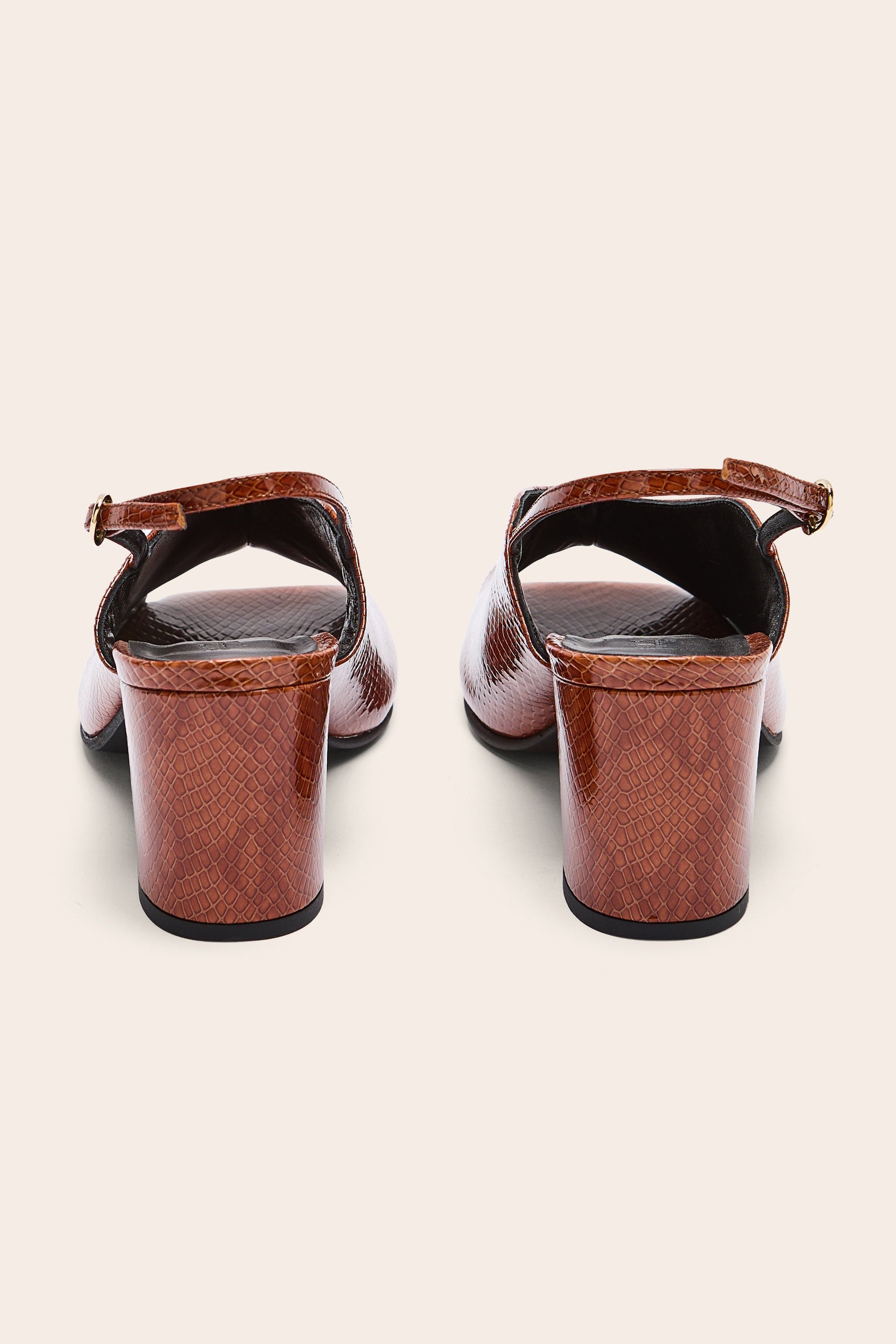Sandals Barbara patent embossed camel
