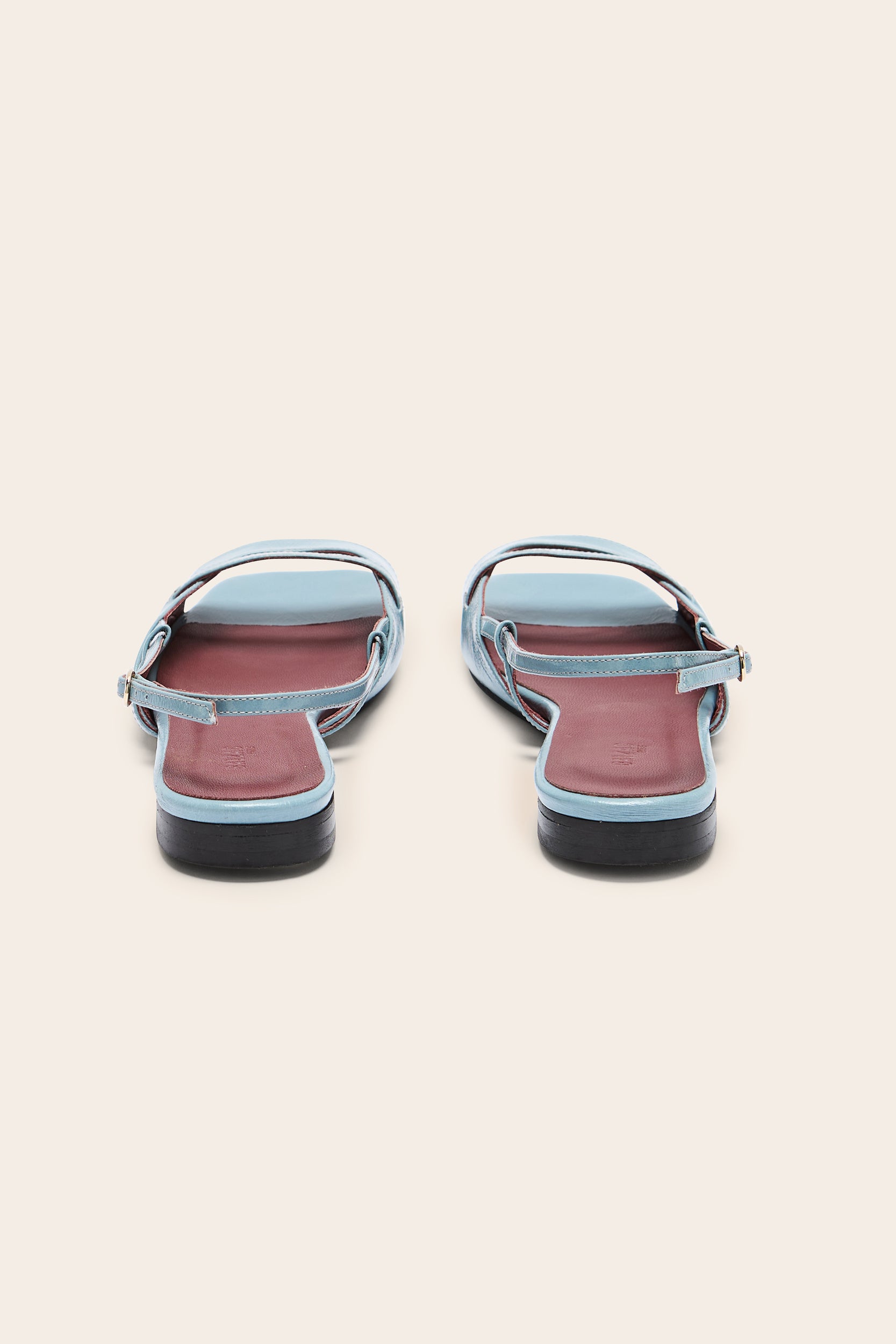 Sandals Dona patent crinkled blue piscine
