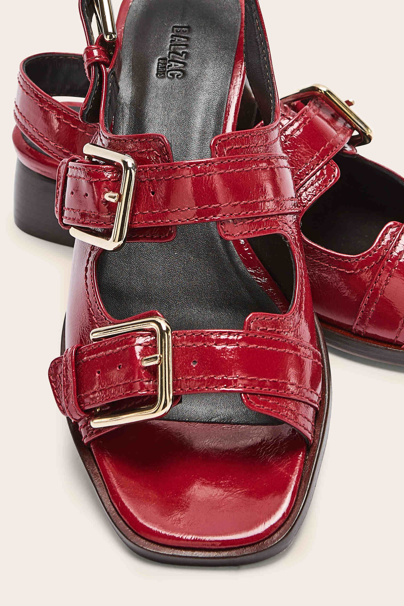 Sandals Flor patent crinkled red