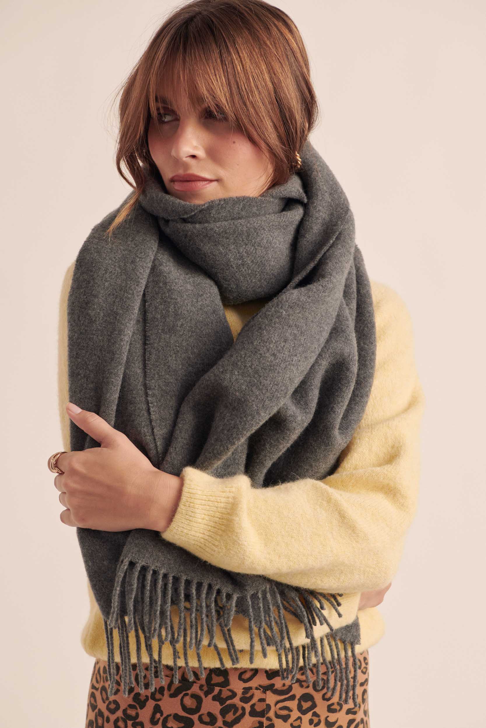 Scarf Public gray