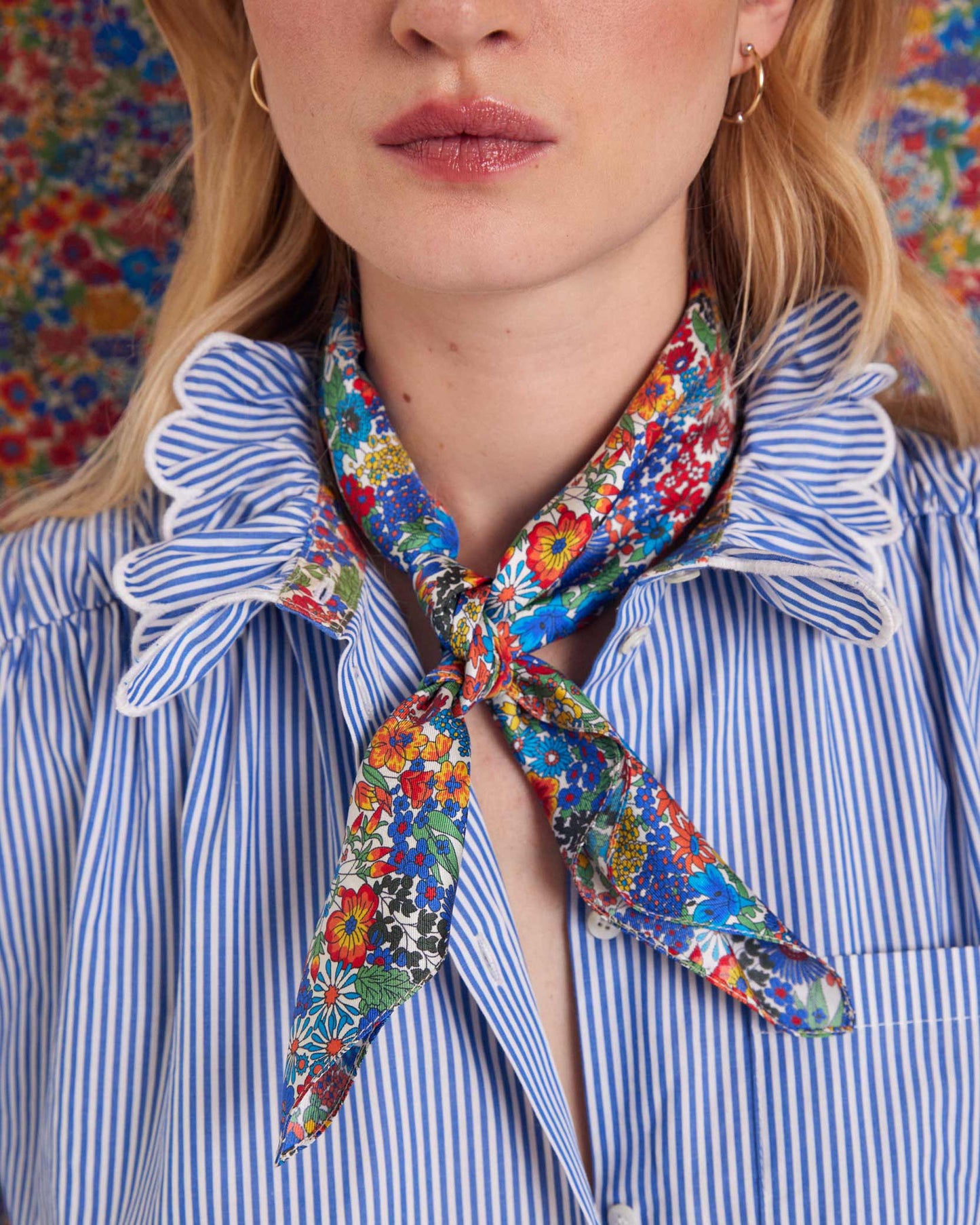 Foulard Kelly en tissu Liberty bleu et jaune