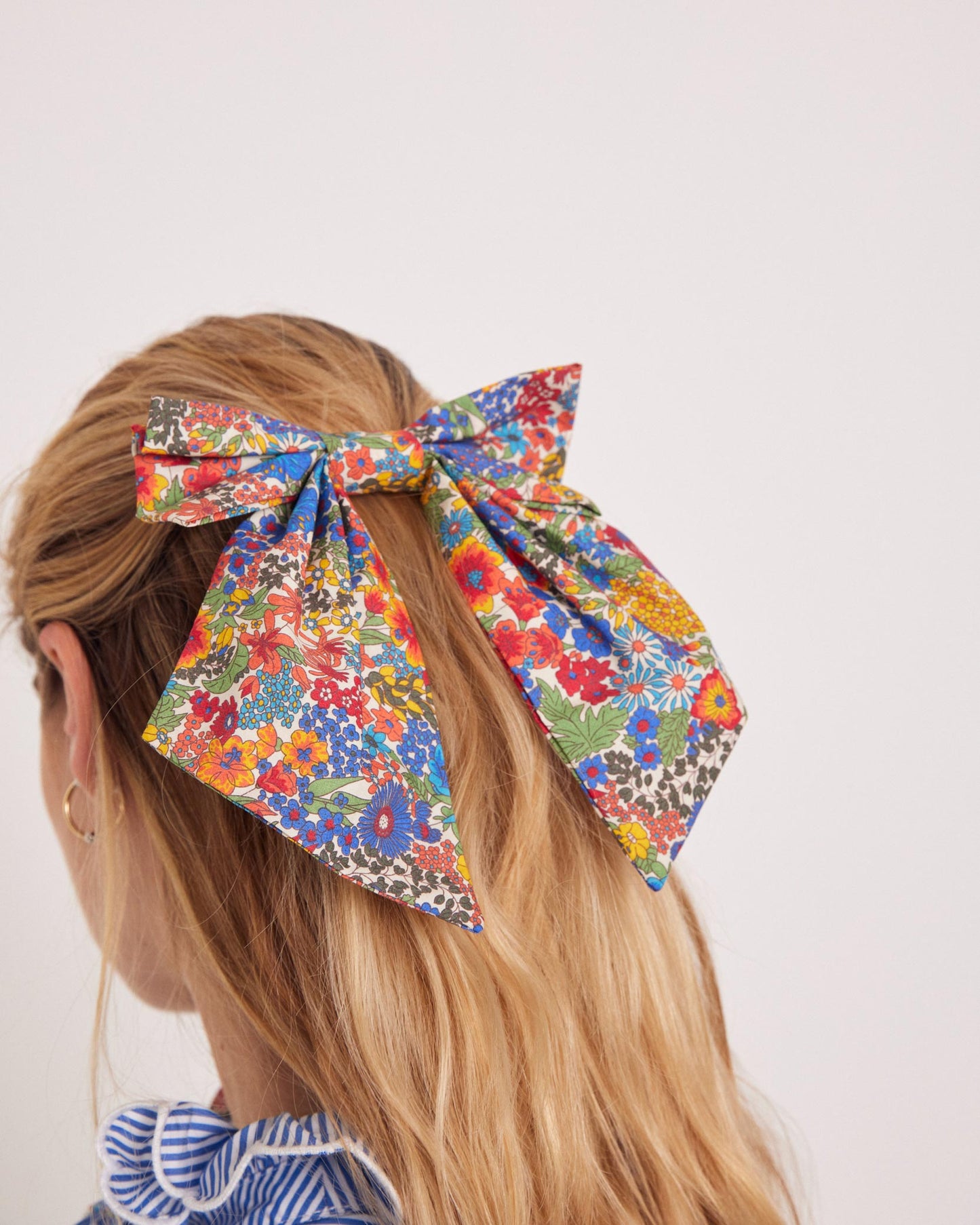 Manolito bow in blue and yellow Liberty fabric