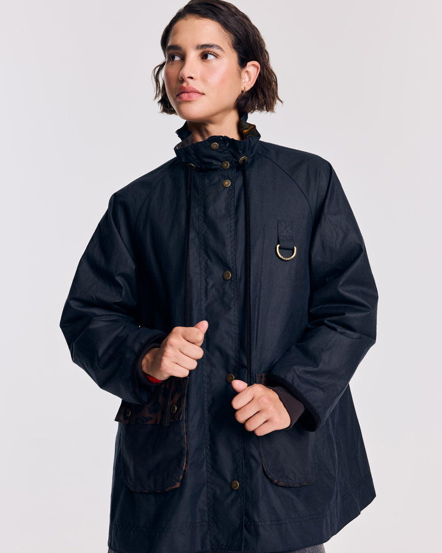 Veste Anaïs bleu marine et léopard fauve Barbour x Balzac