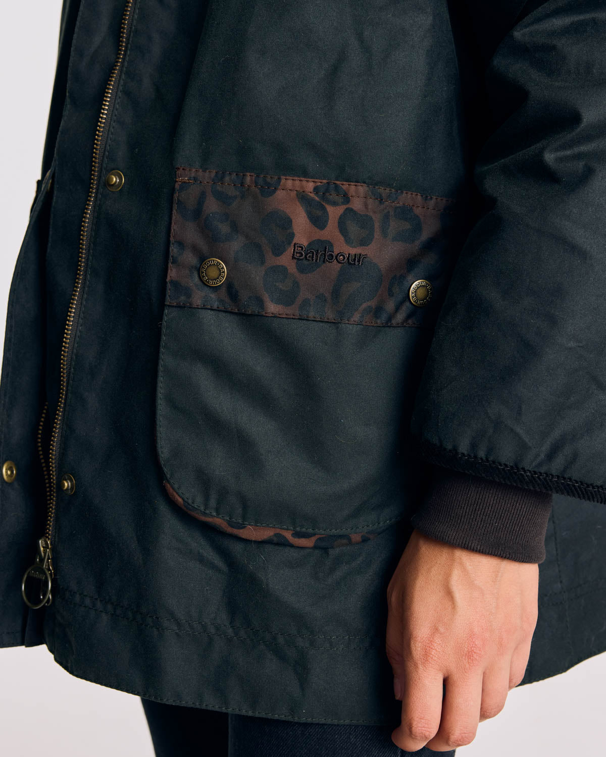 Veste Anaïs kaki et léopard fauve Barbour x Balzac Paris