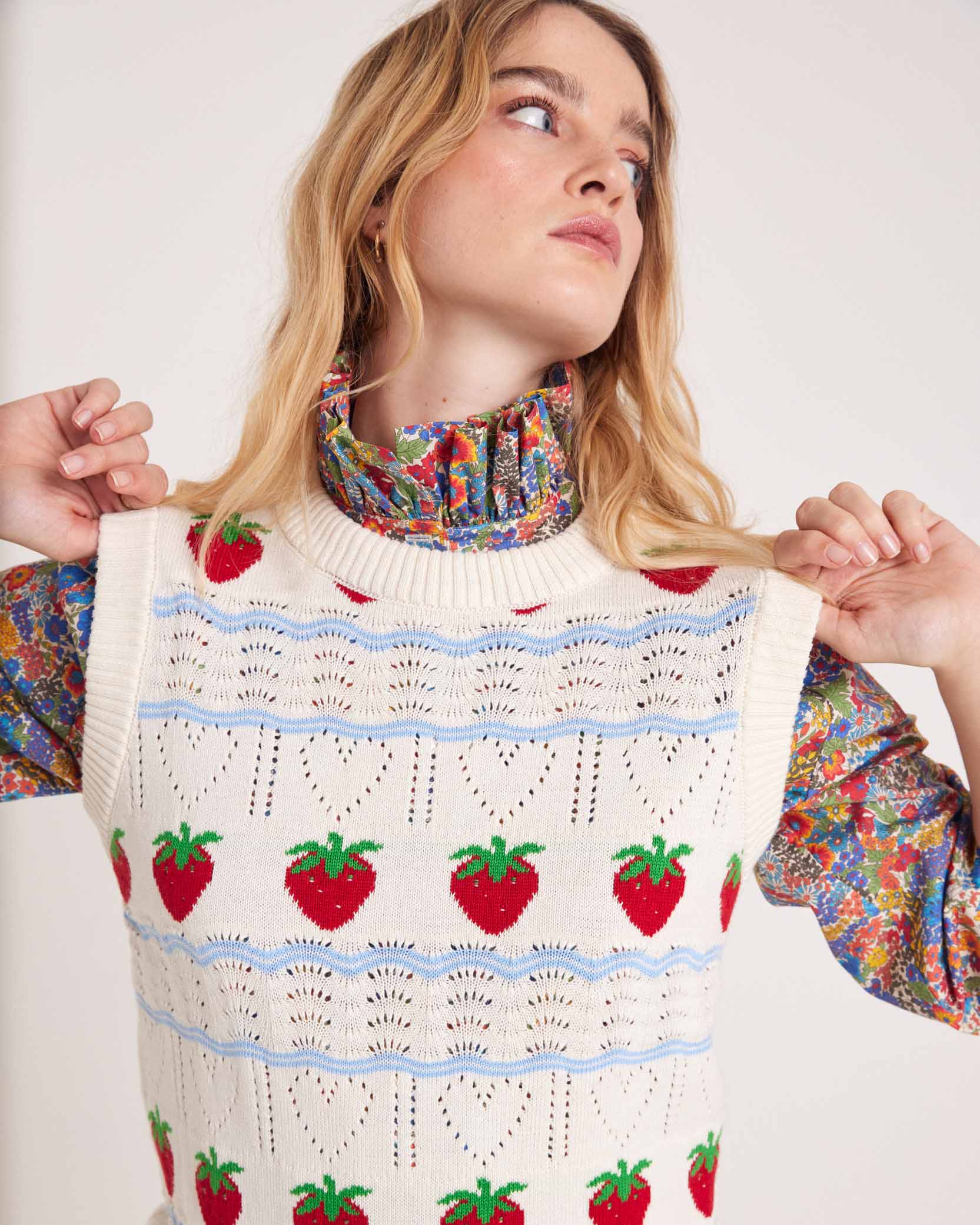 Sweater Priska ecru and fraises red
