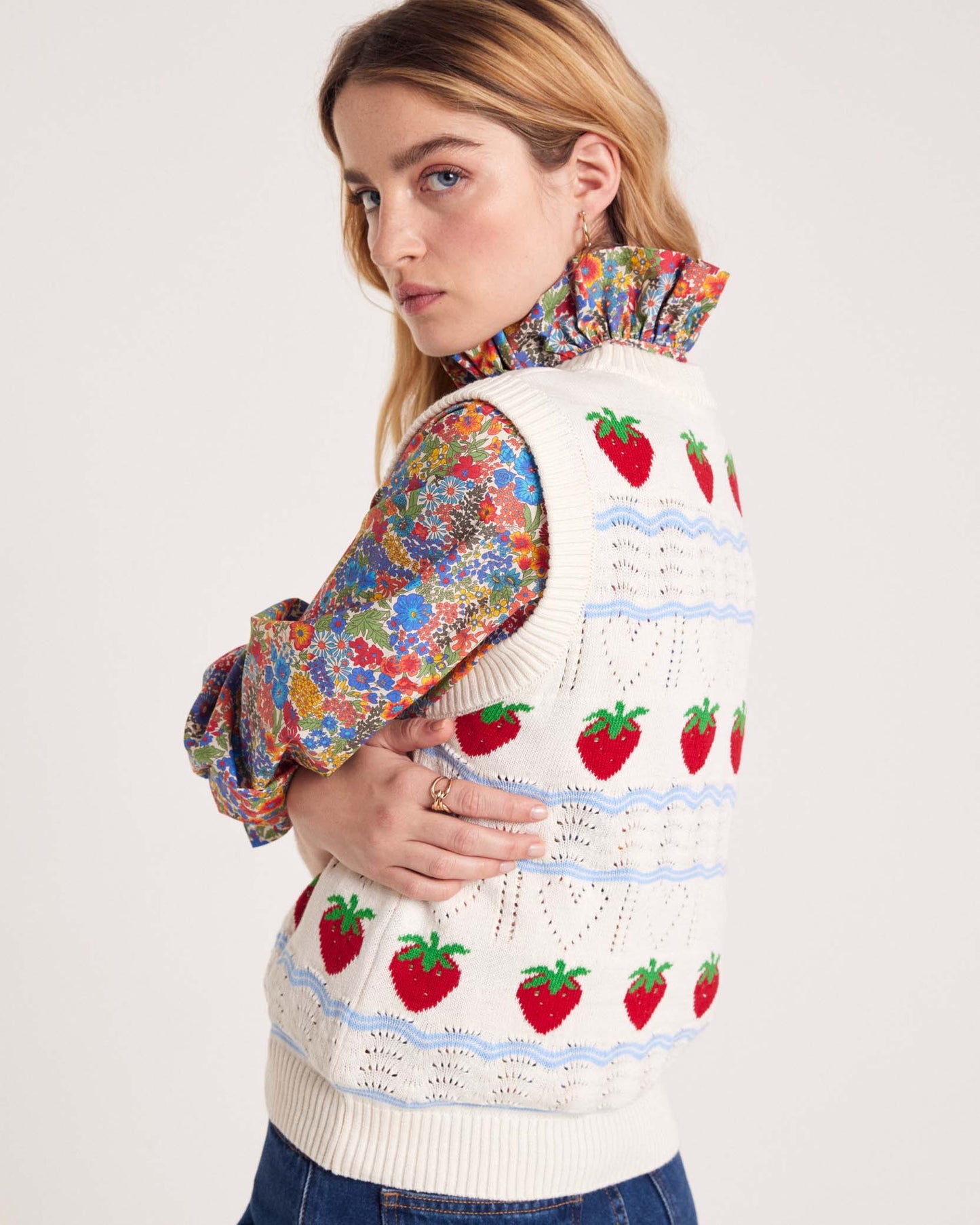 Priska ecru sweater and red strawberries