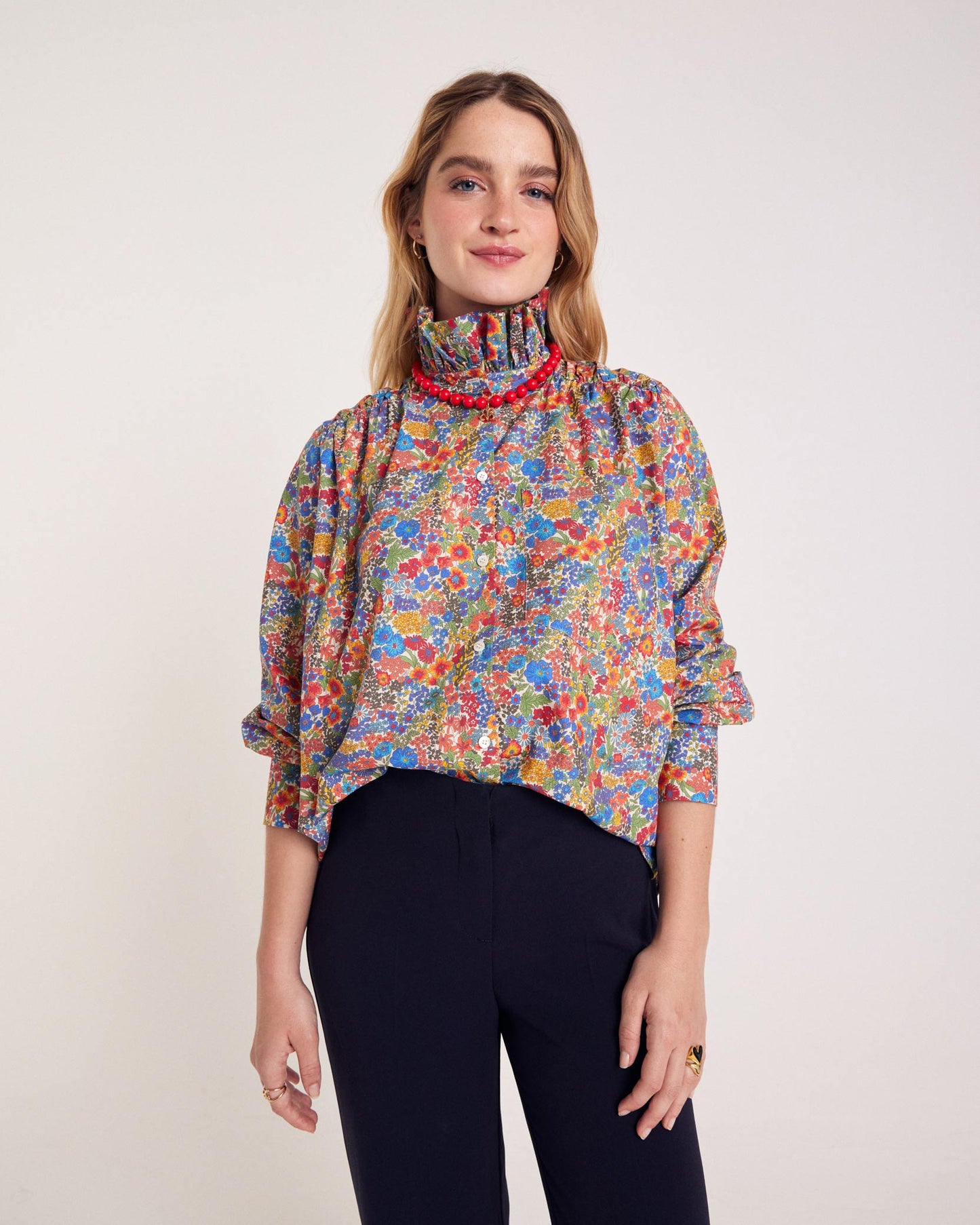 Chemise Léonor en tissu Liberty bleu et jaune