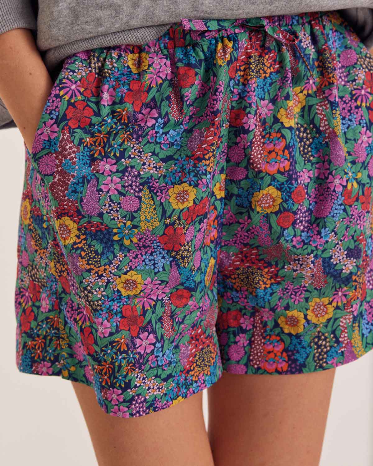 Shorts Lino in fabric Liberty purple, pink and yellow