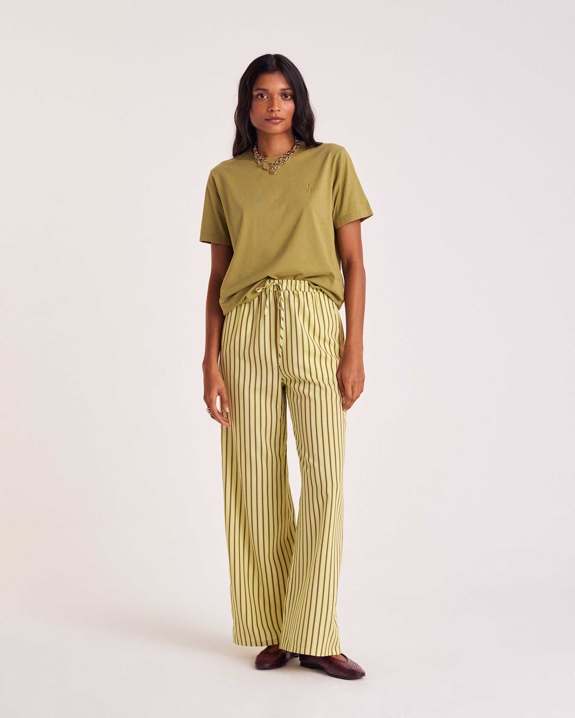 T-shirt Bree green mousse embroidered