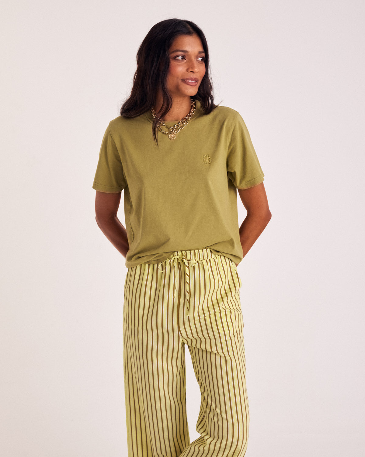 T-shirt Bree green mousse embroidered