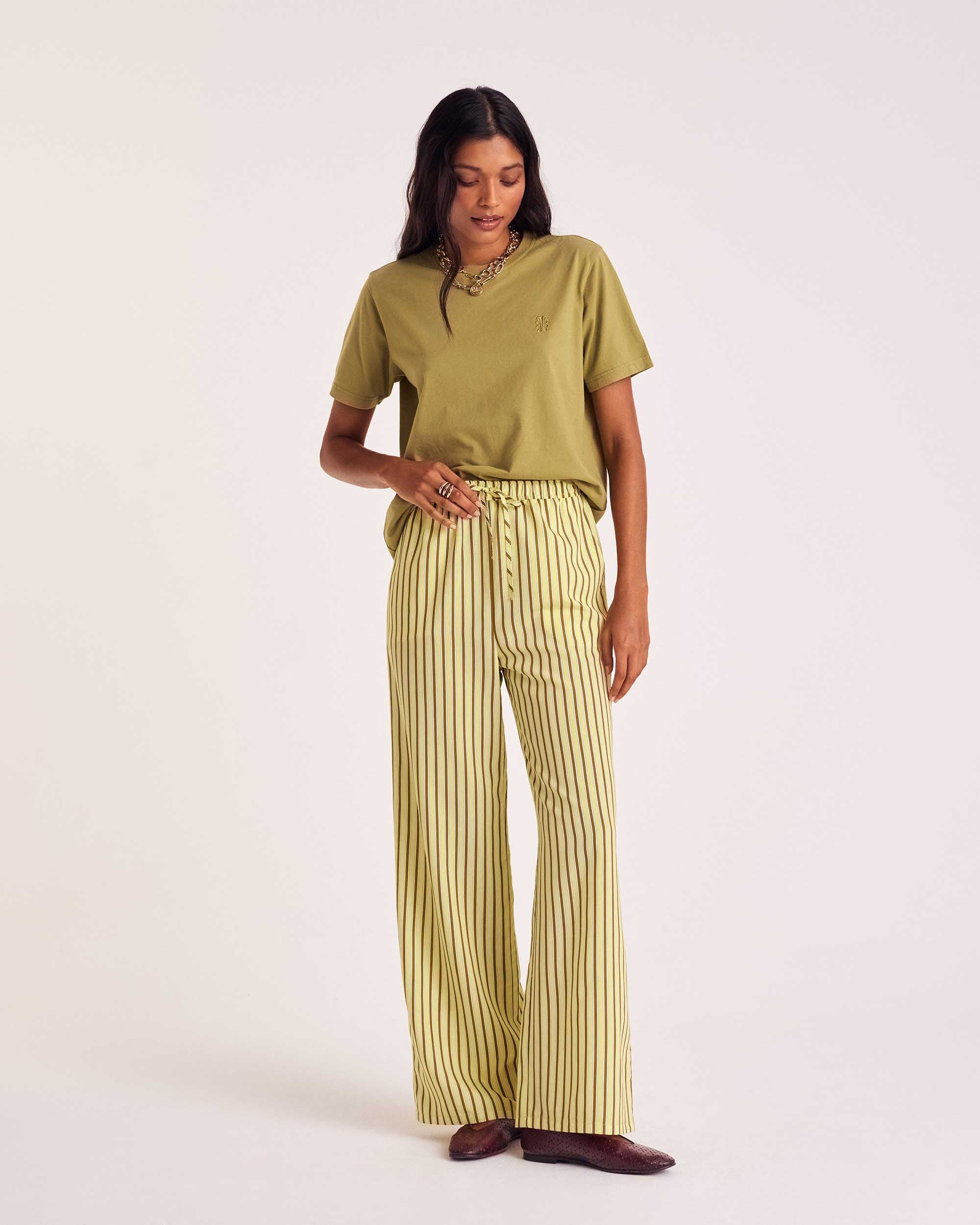 T-shirt Bree green mousse embroidered