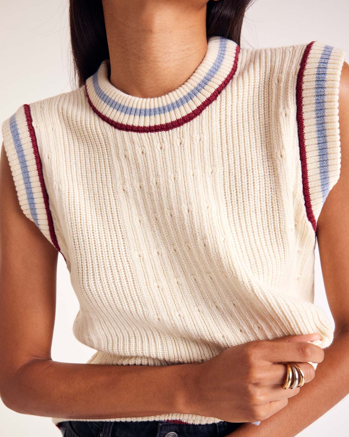 Pullover Perle Ecru liseré blau und rot