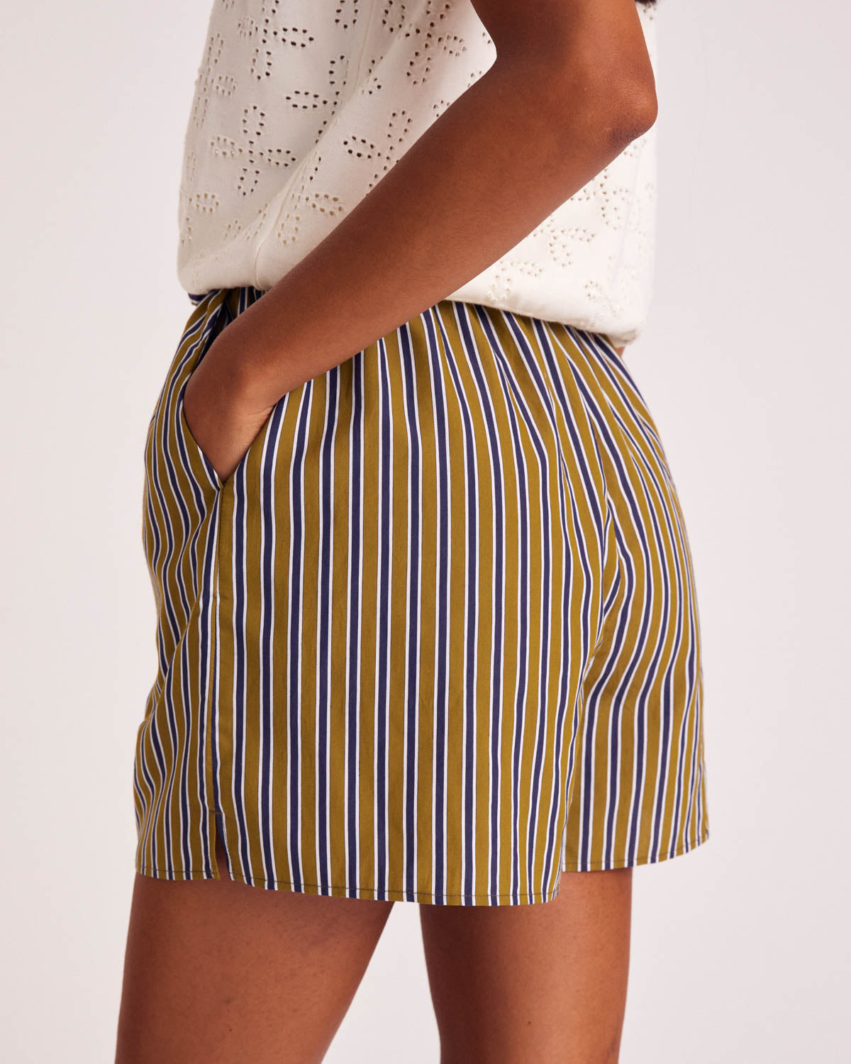 Lino shorts with navy and khaki stripes