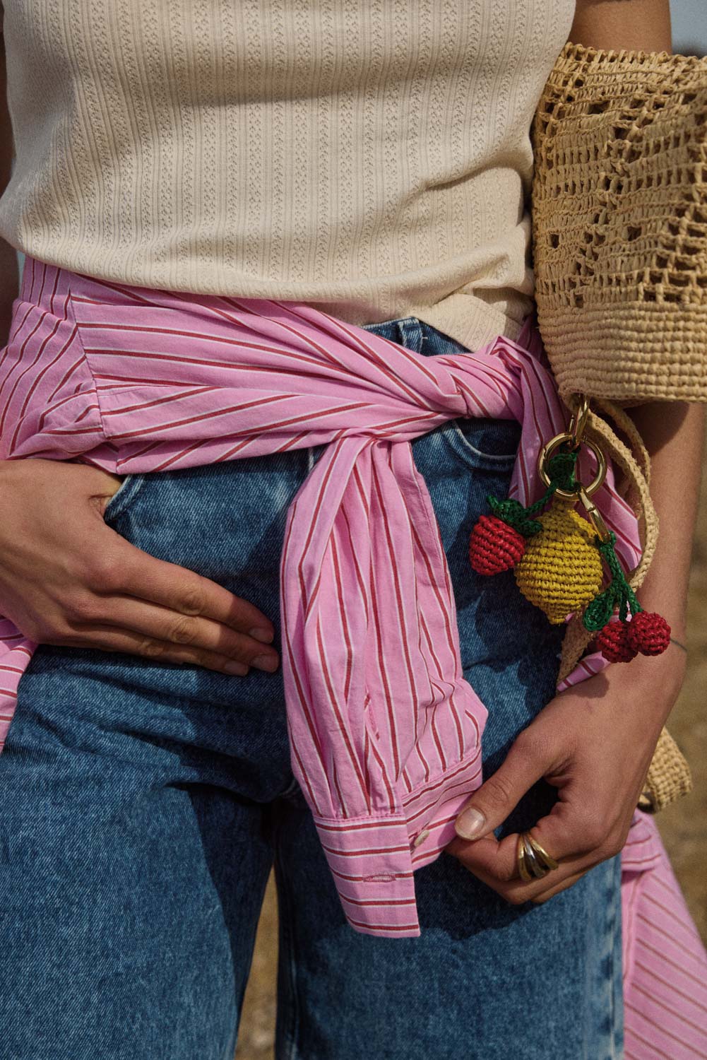 Keyring cerise raffia
