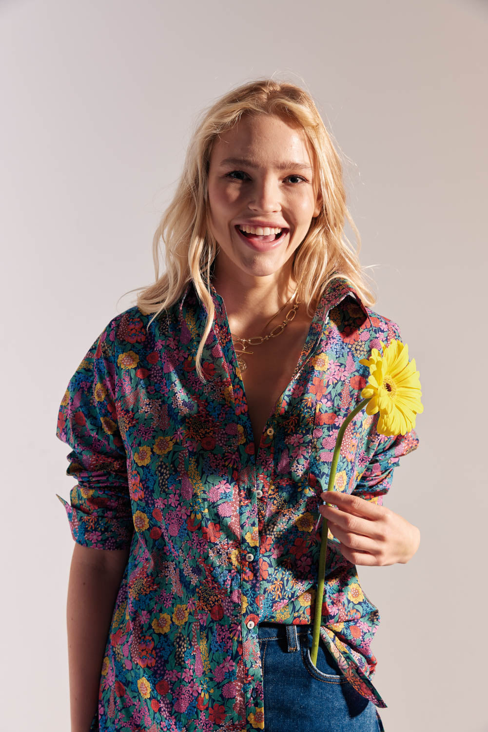 Camicia Hector in tessuto Liberty viola, rosa e giallo