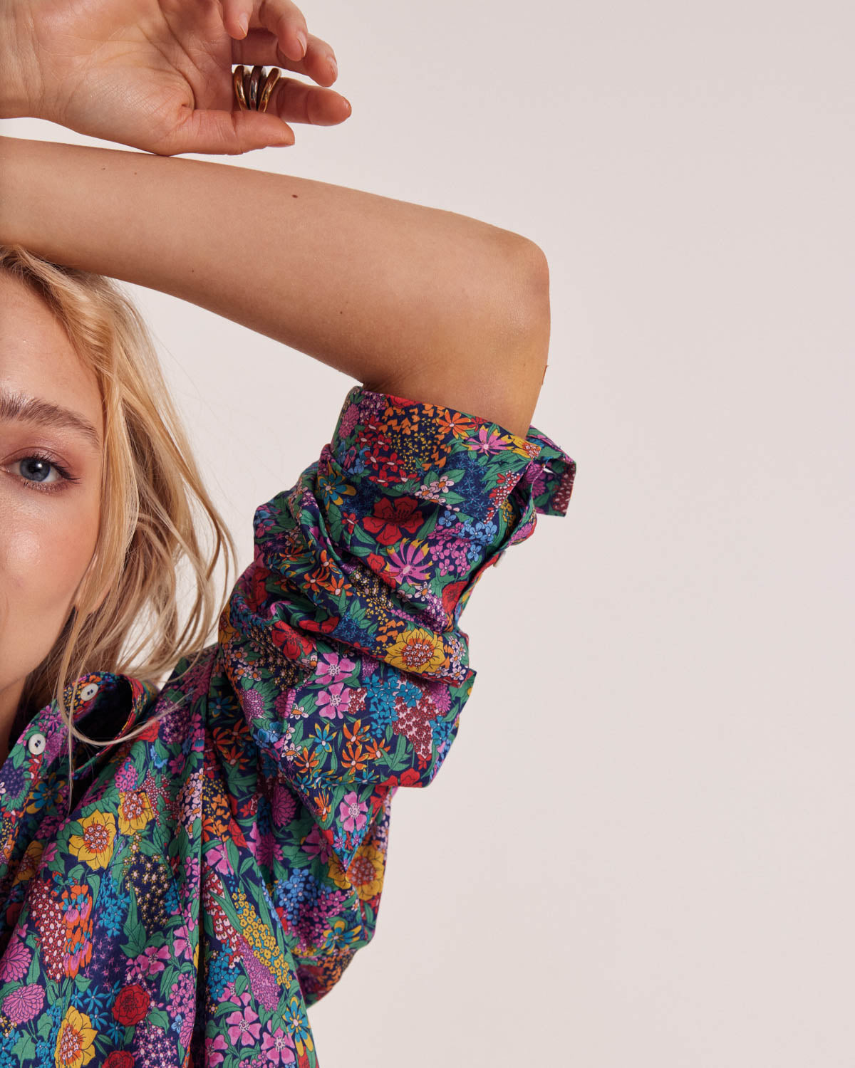 Camicia Hector in tessuto Liberty viola, rosa e giallo