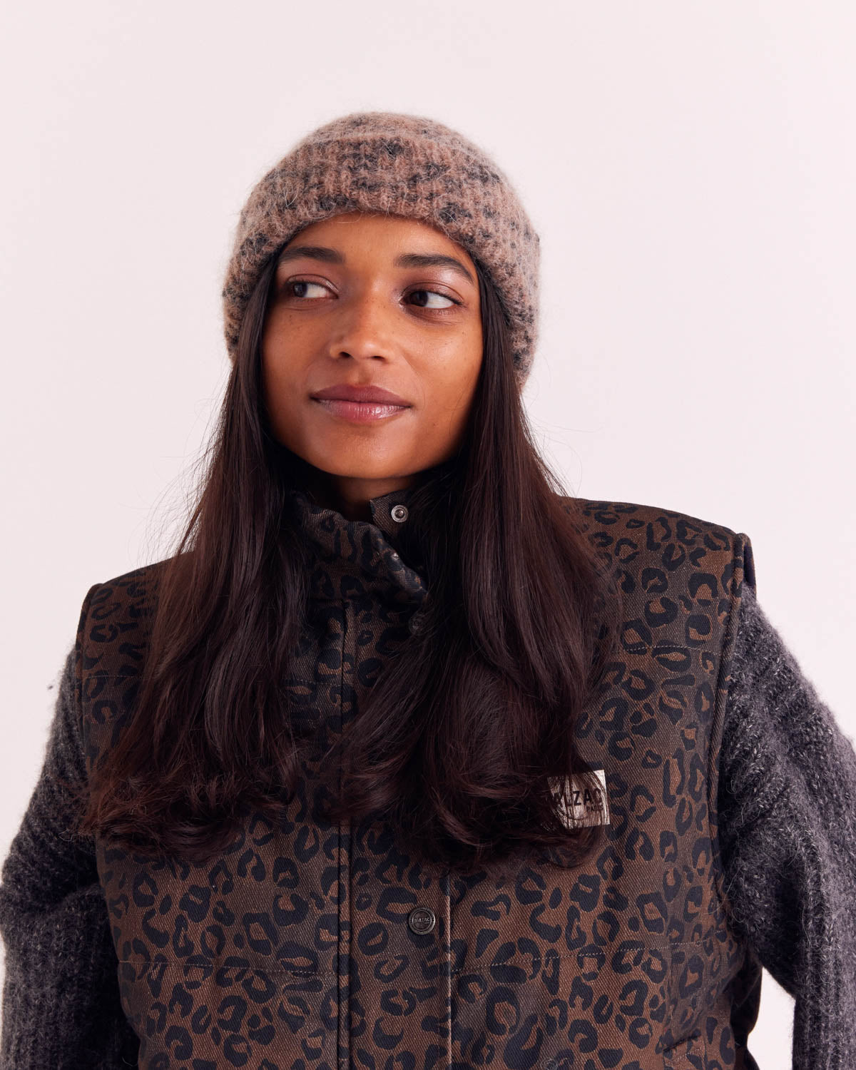Beanie Grégoire spotted cheetah